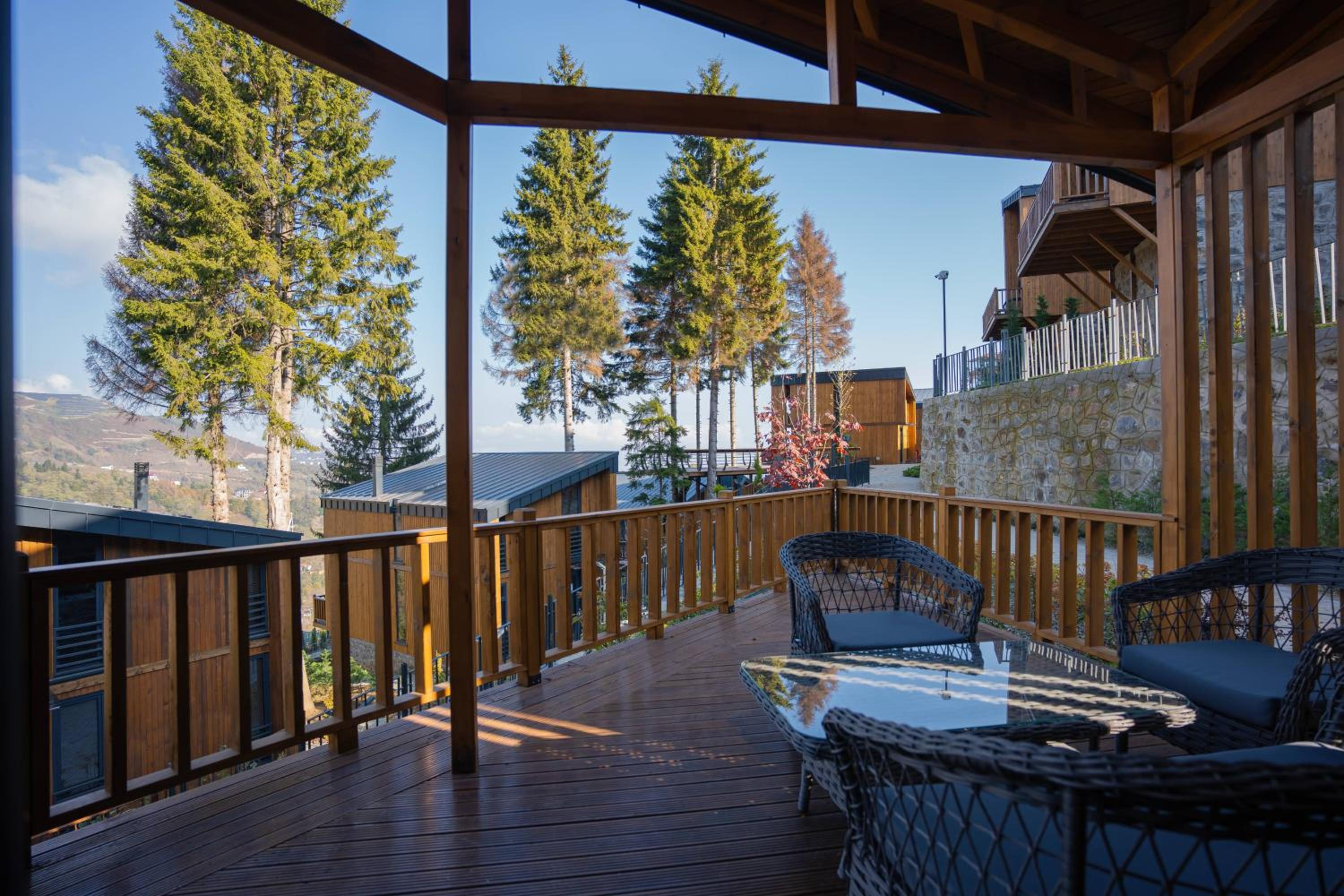 Superior Bungalow photo 2
