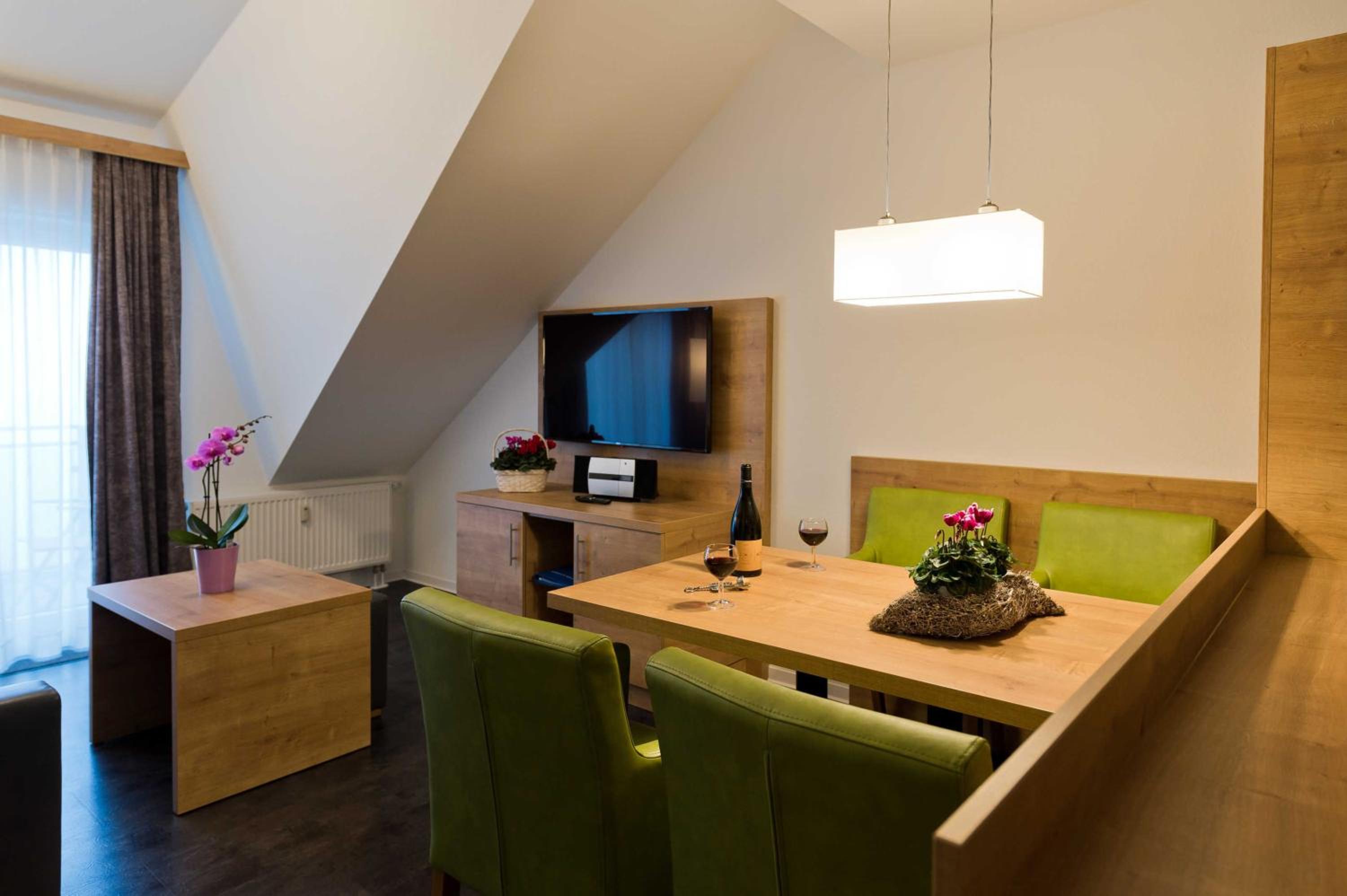 One-Bedroom Apartment with Balcony photo 1