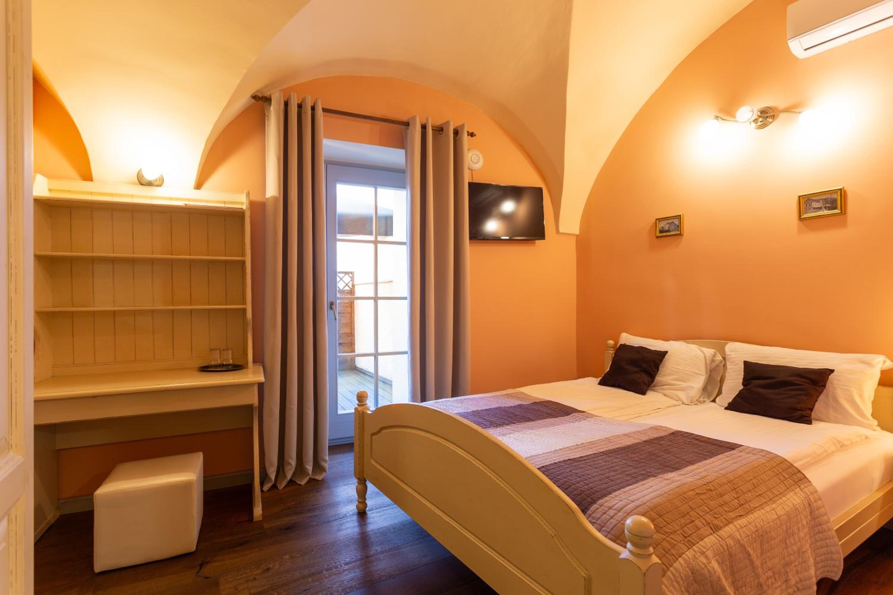 Double Room with Terrace - Photo 1