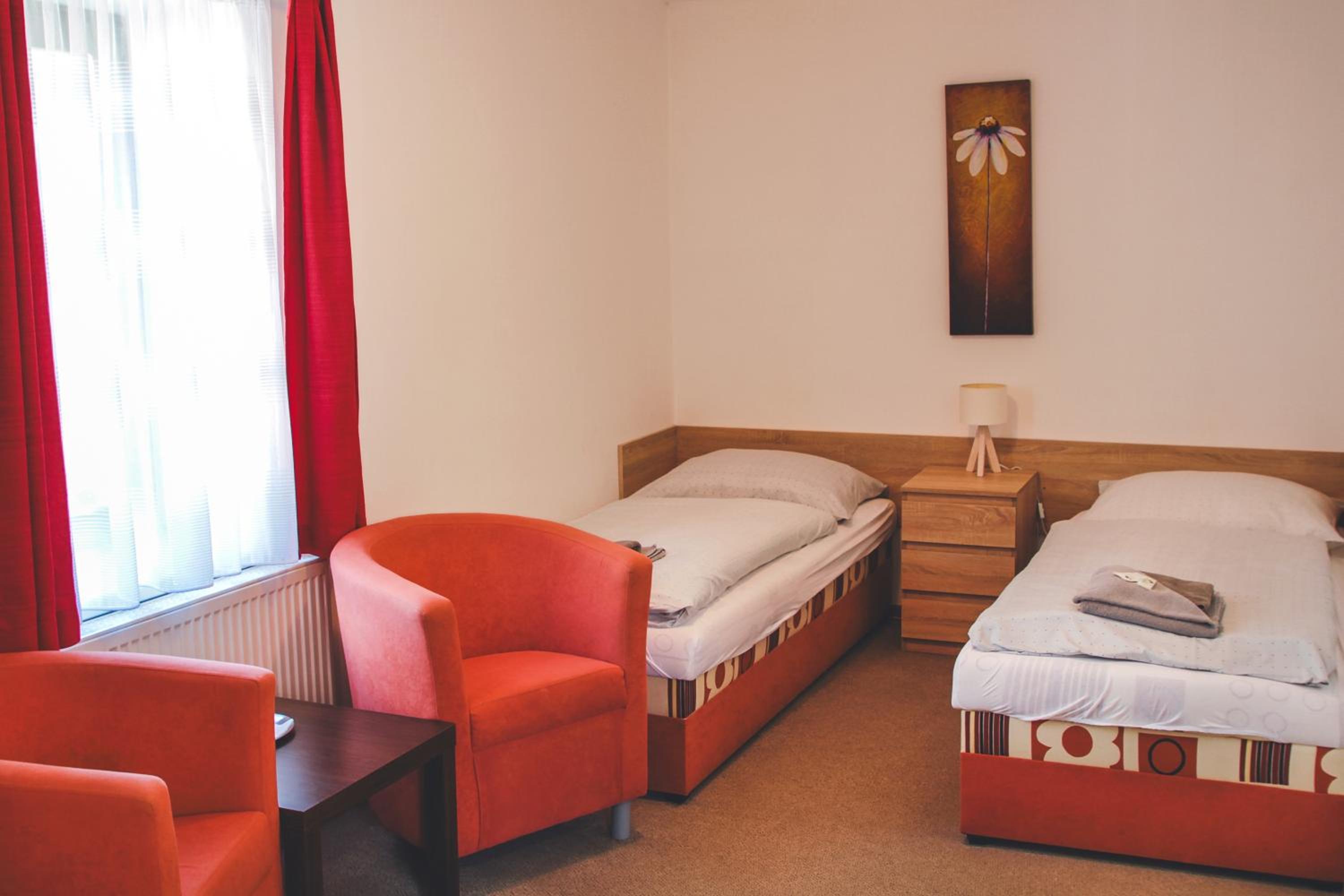 Double or Twin Room with Private Bathroom photo 3