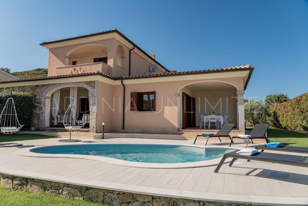 Villa photo 2