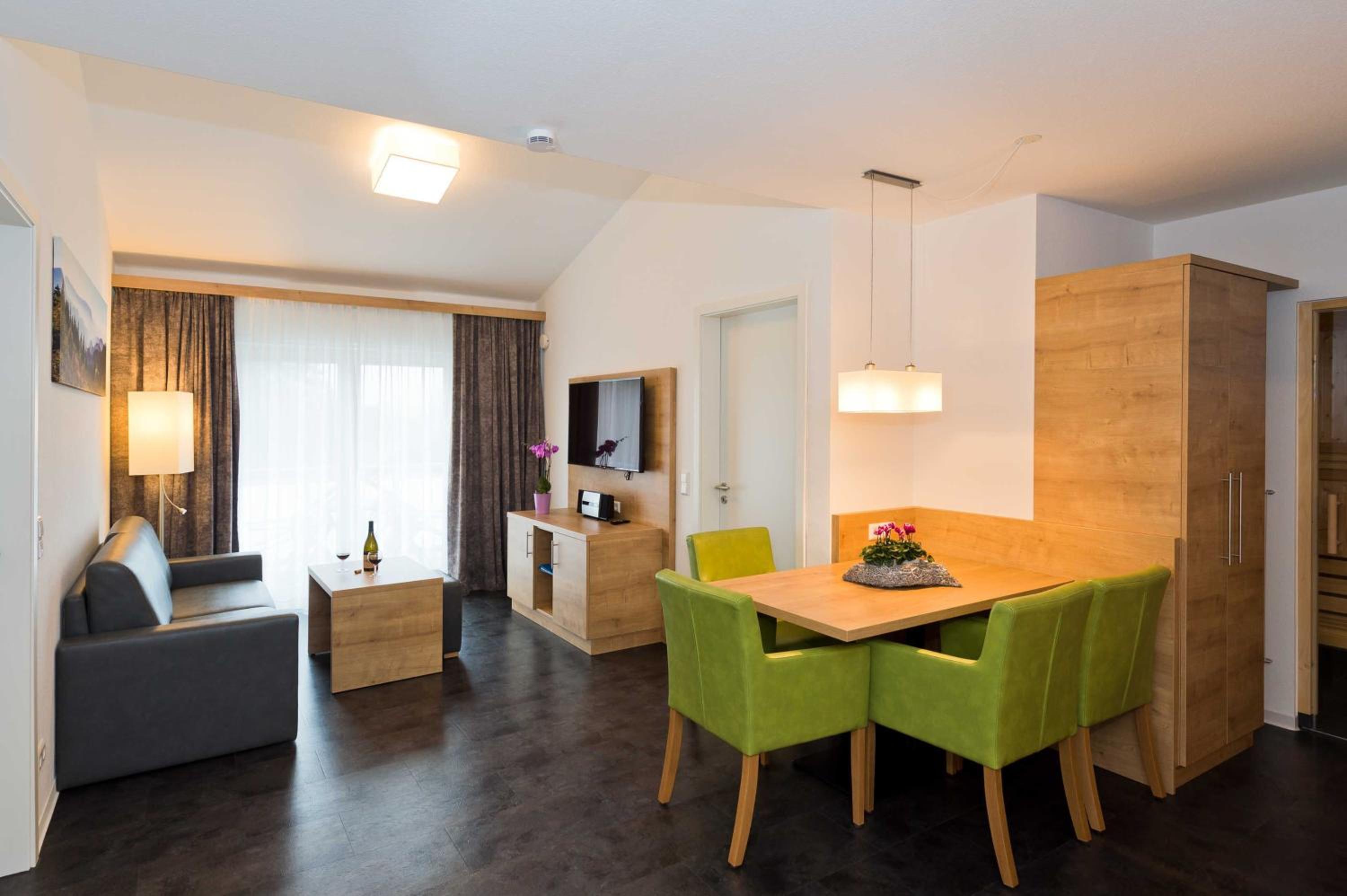 Two-Bedroom Apartment with Balcony photo 1
