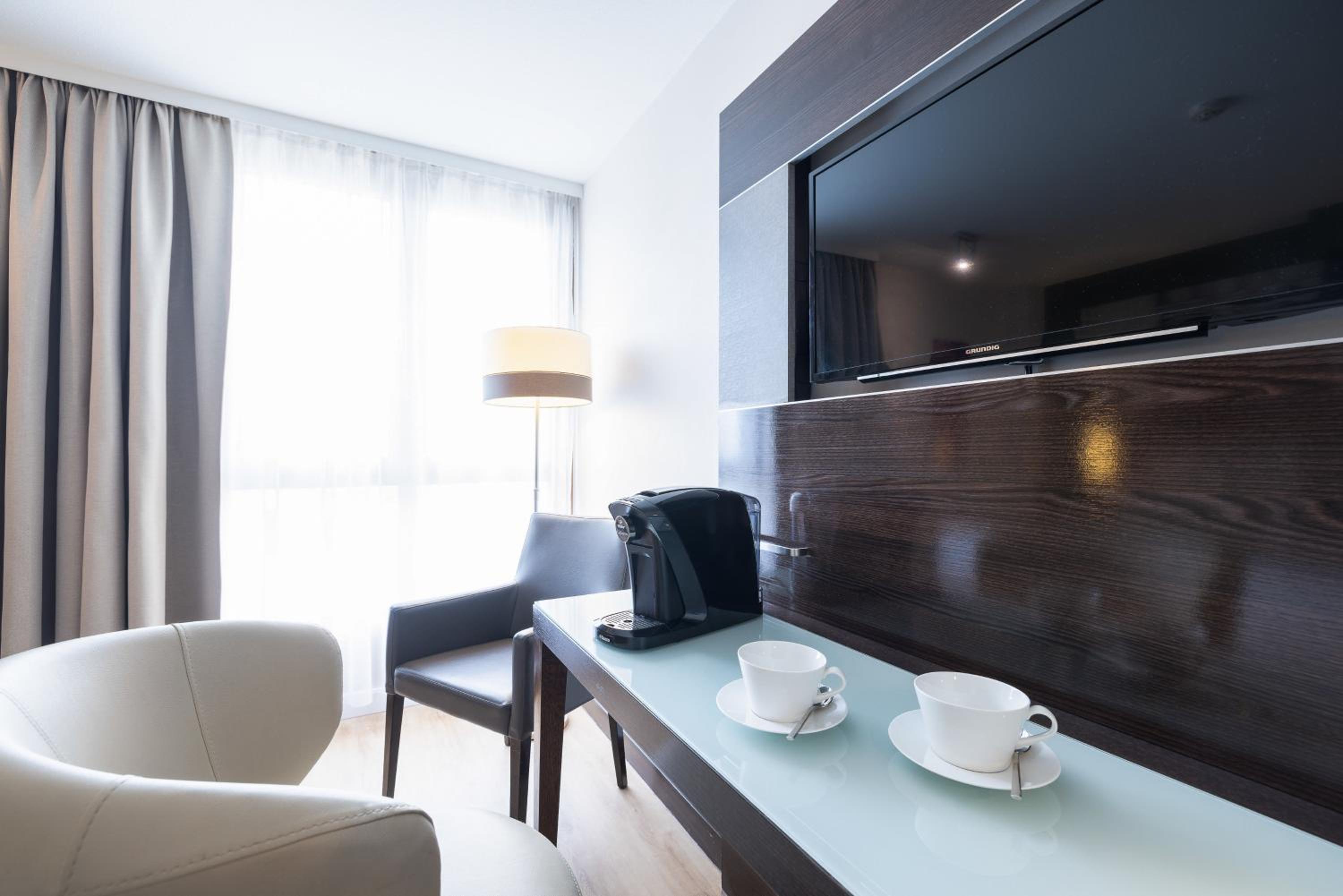 Comfort Double Room with Extra Bed photo 2