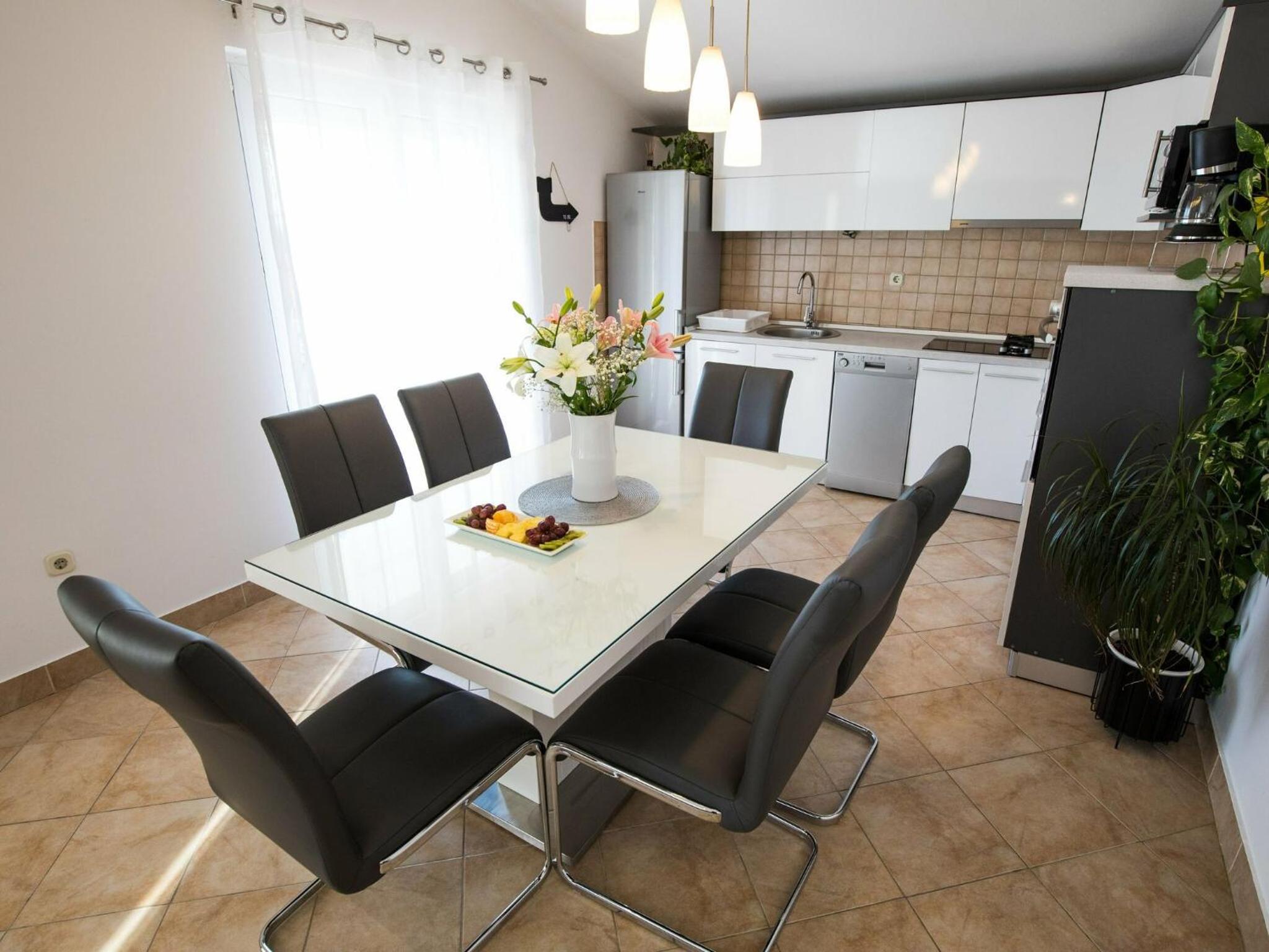 Three-Bedroom Vacation Home  photo 2