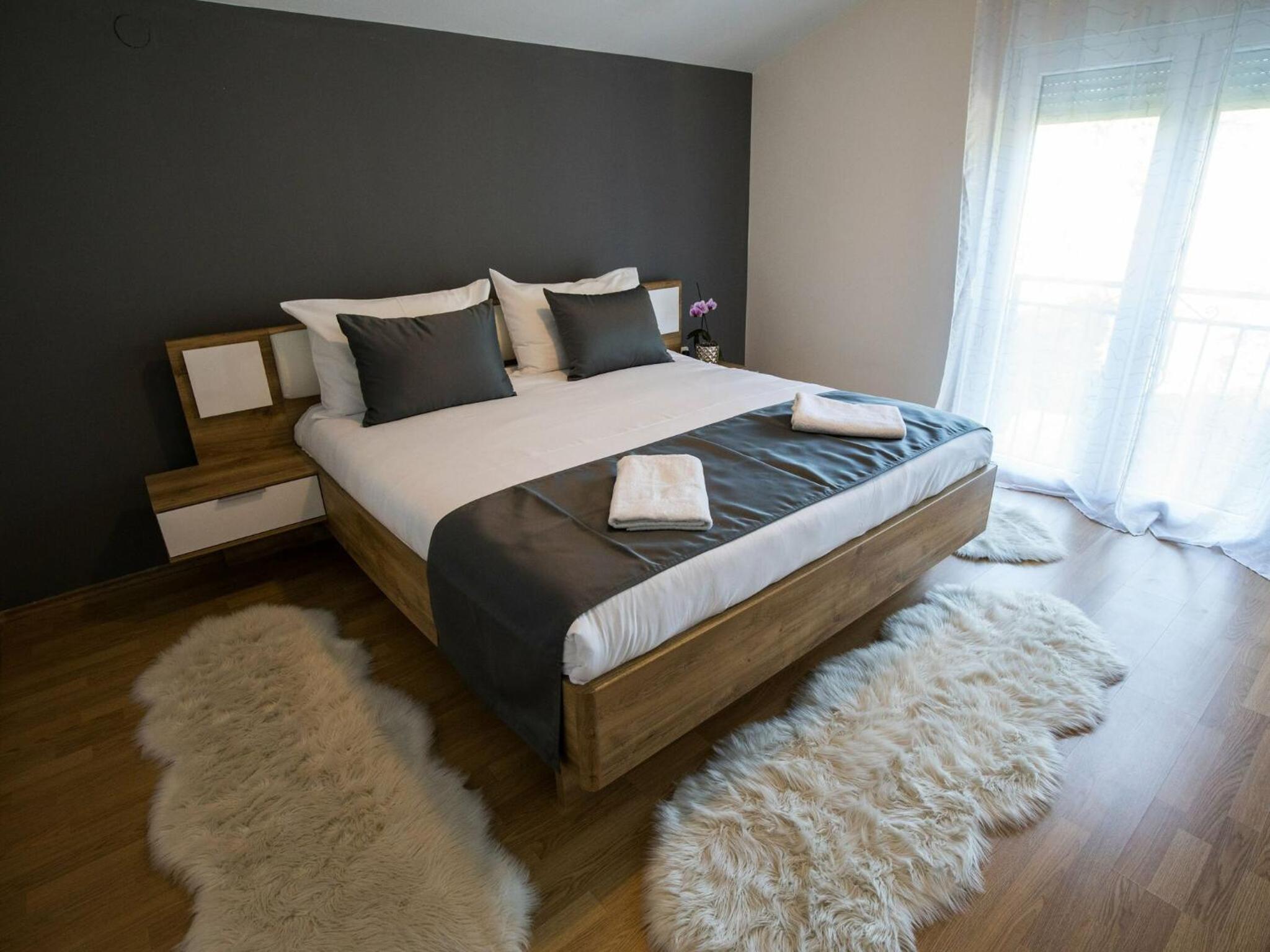 Three-Bedroom Vacation Home  photo 3
