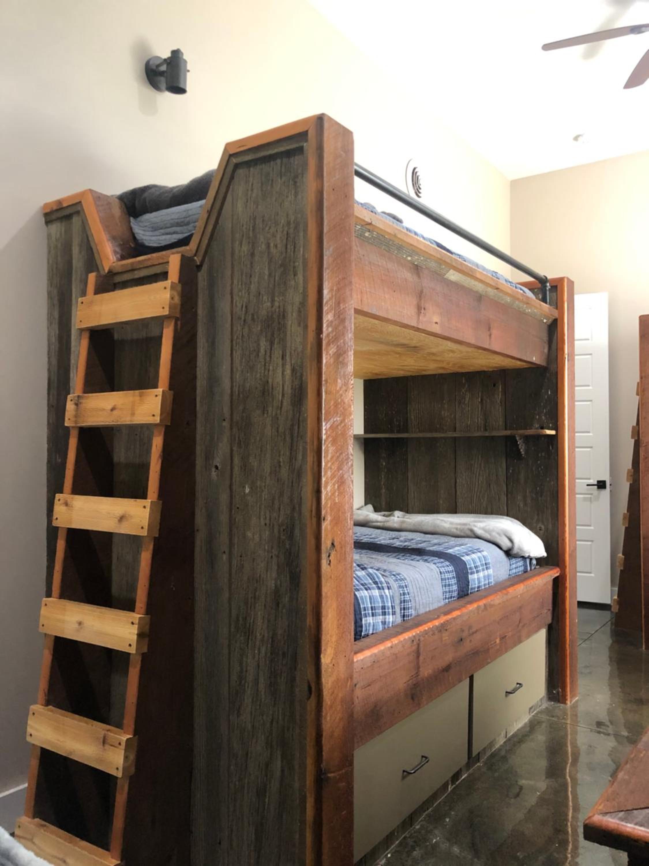 One-Bedroom House photo 1