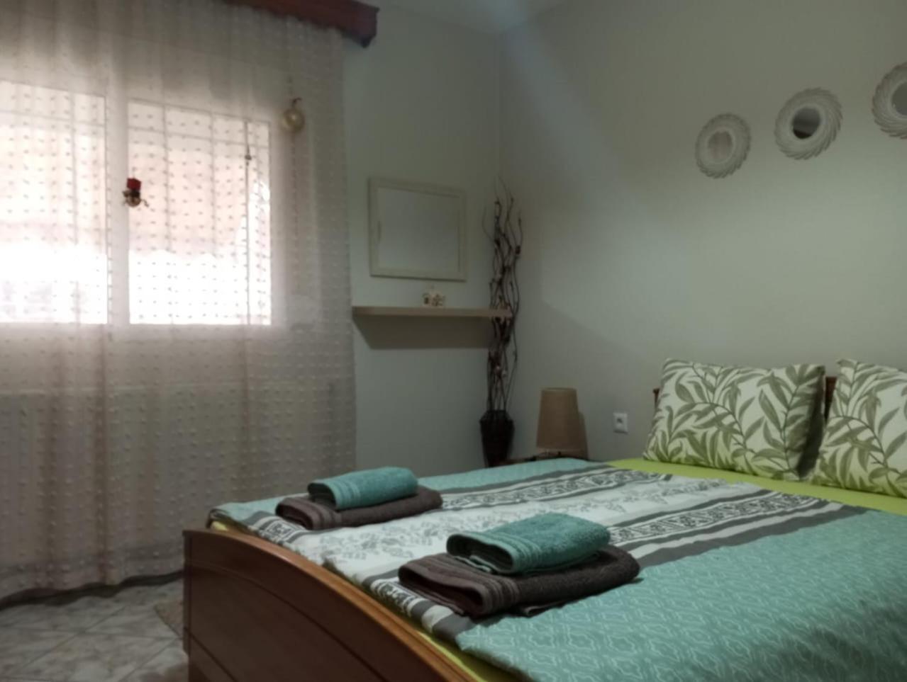 One-Bedroom House - Photo 23