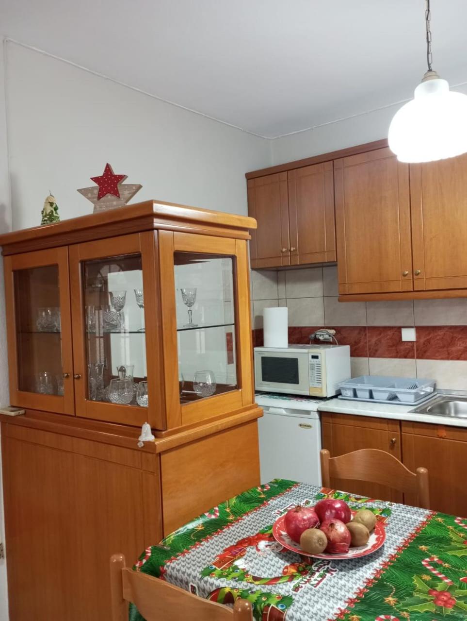 One-Bedroom House - Photo 18