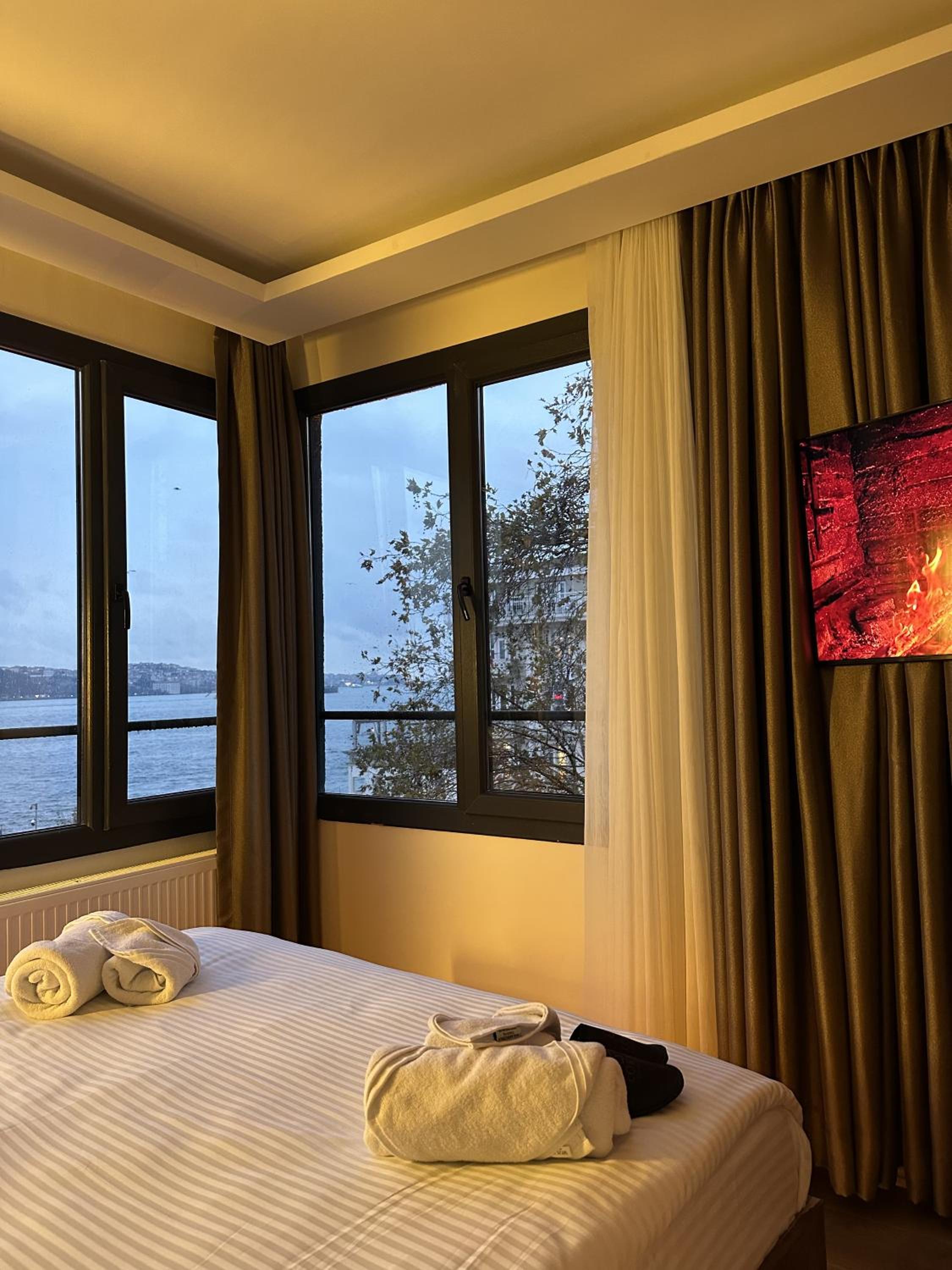 Deluxe Double Room with Sea View photo 1