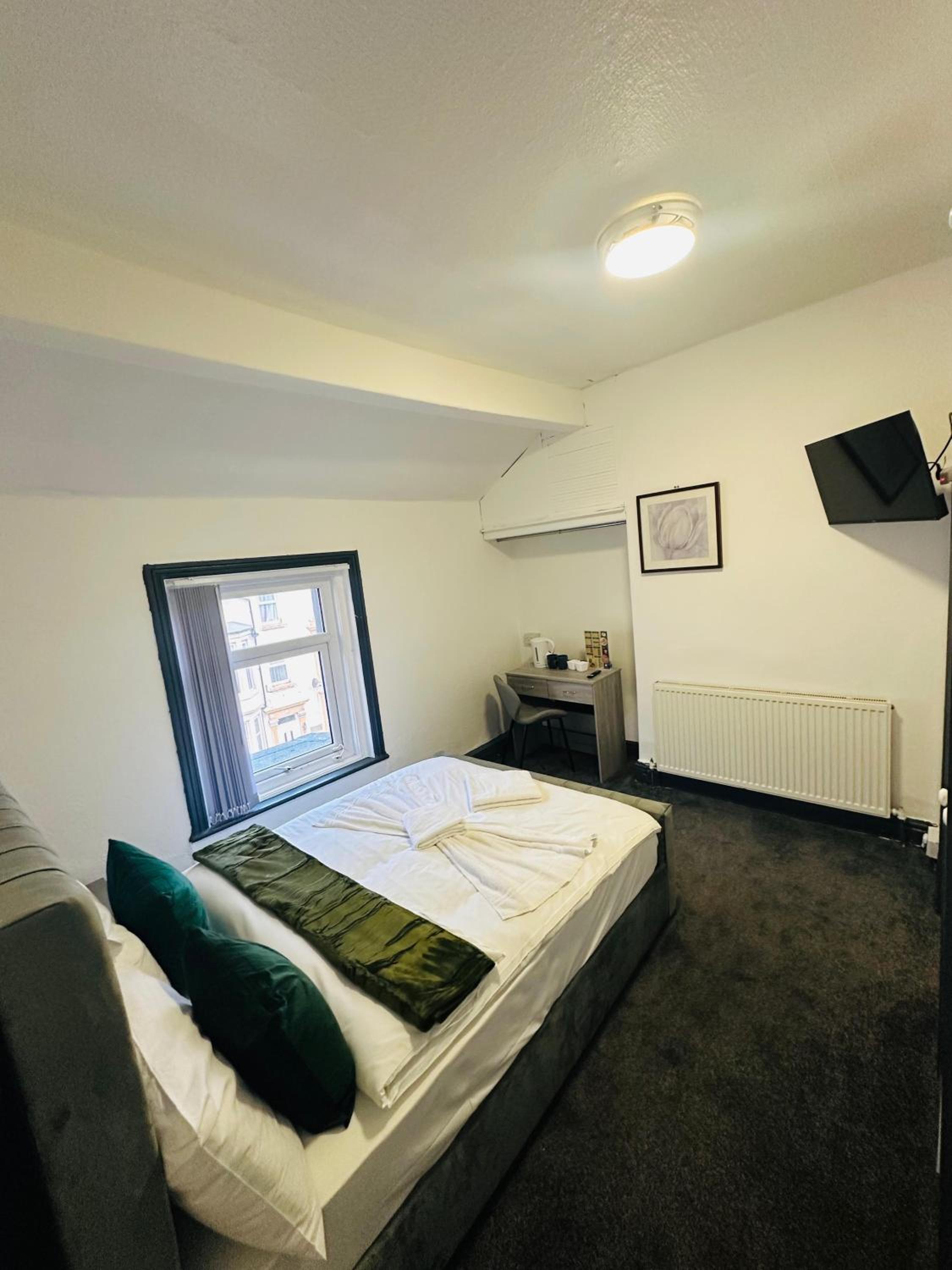 Double Room - Photo 2