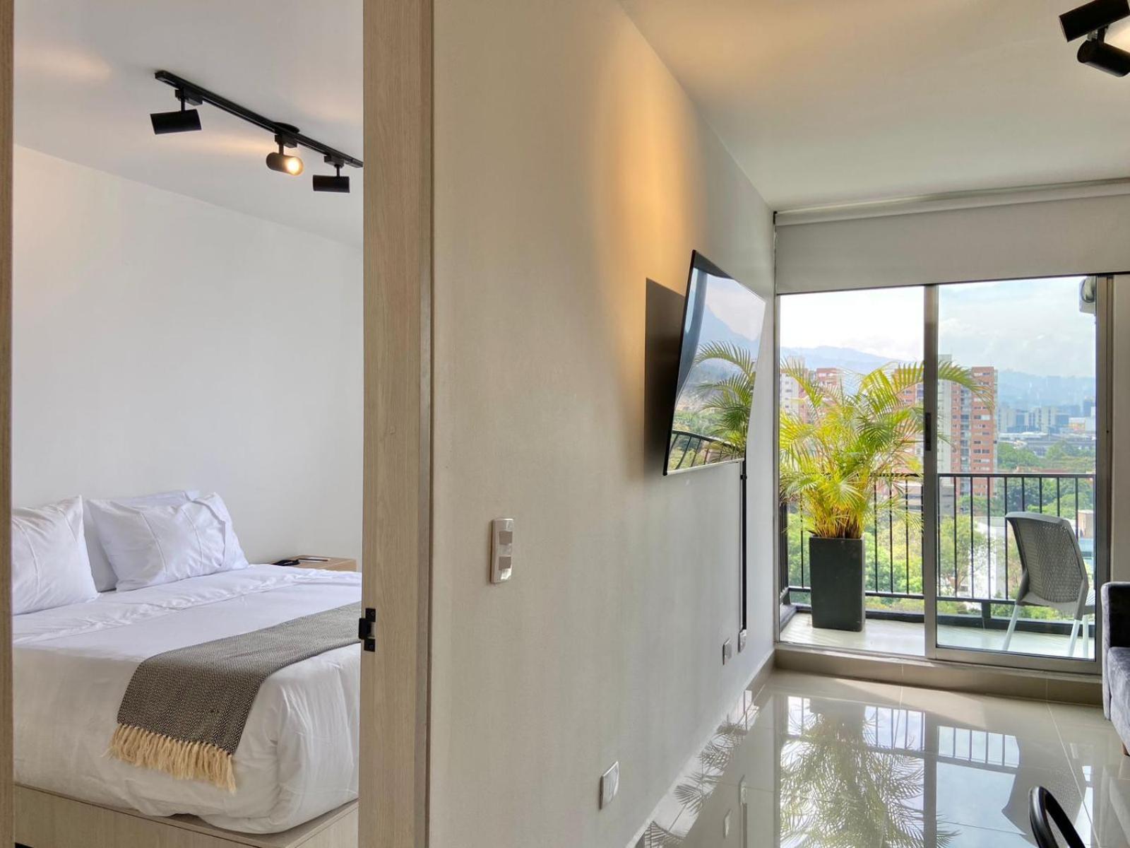Double or Twin Room with Balcony photo 2