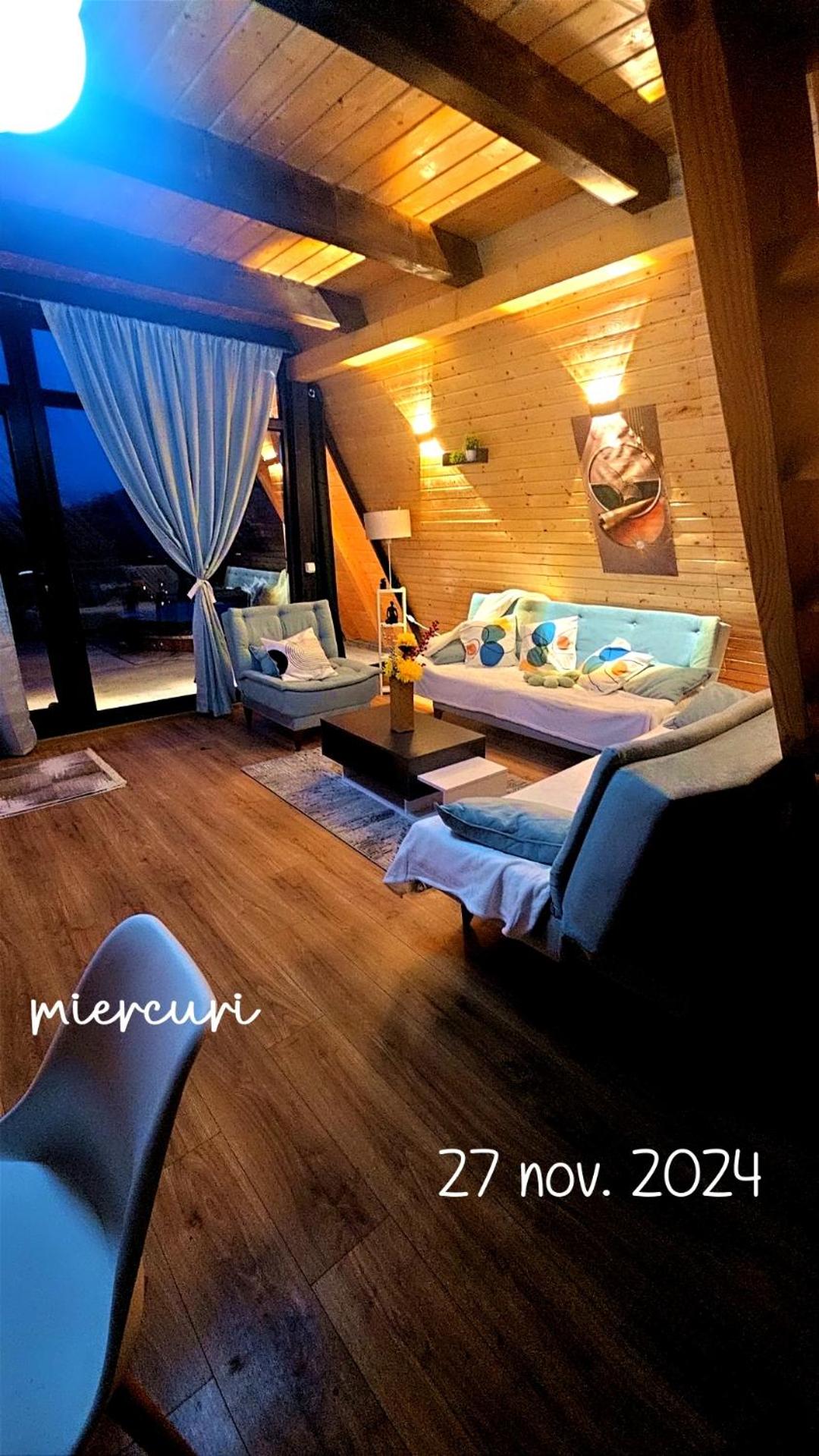 Seven-Bedroom House photo 3