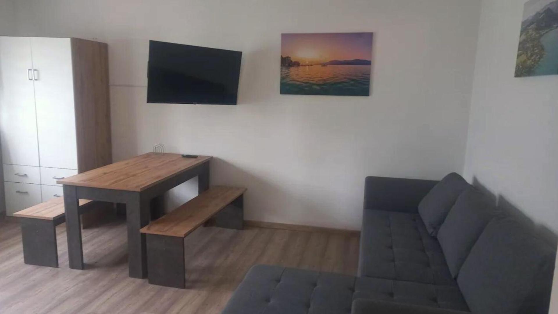 Apartment With Mountain View photo 1