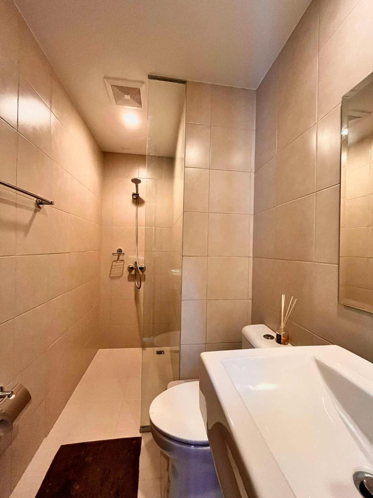 King Room with Balcony photo 1