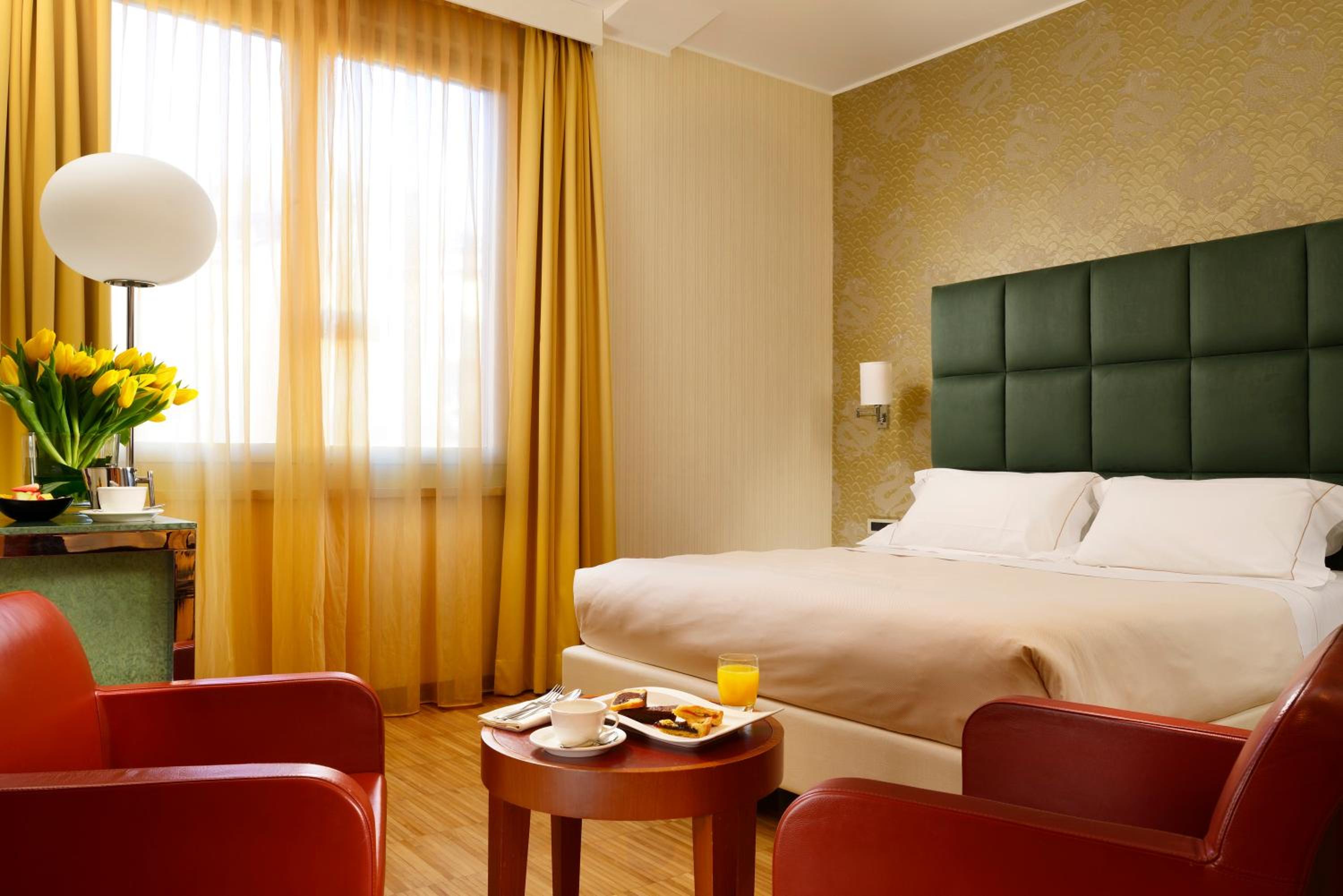 Triple Room thumbnail 5