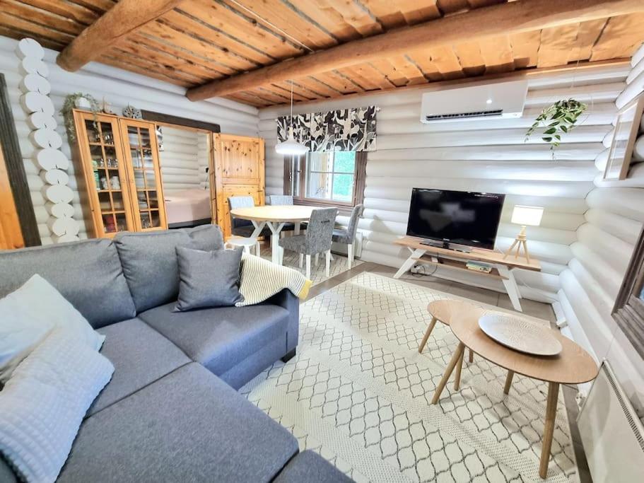 Three-Bedroom Chalet photo 1