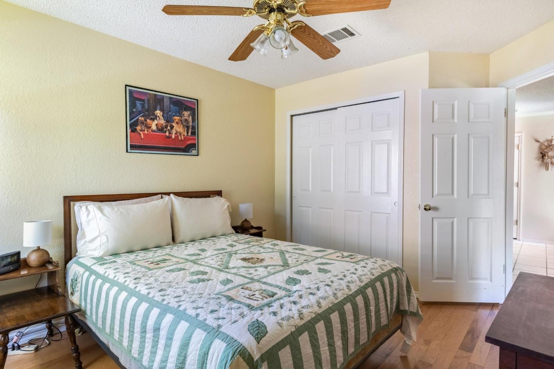 Three-Bedroom House photo 3