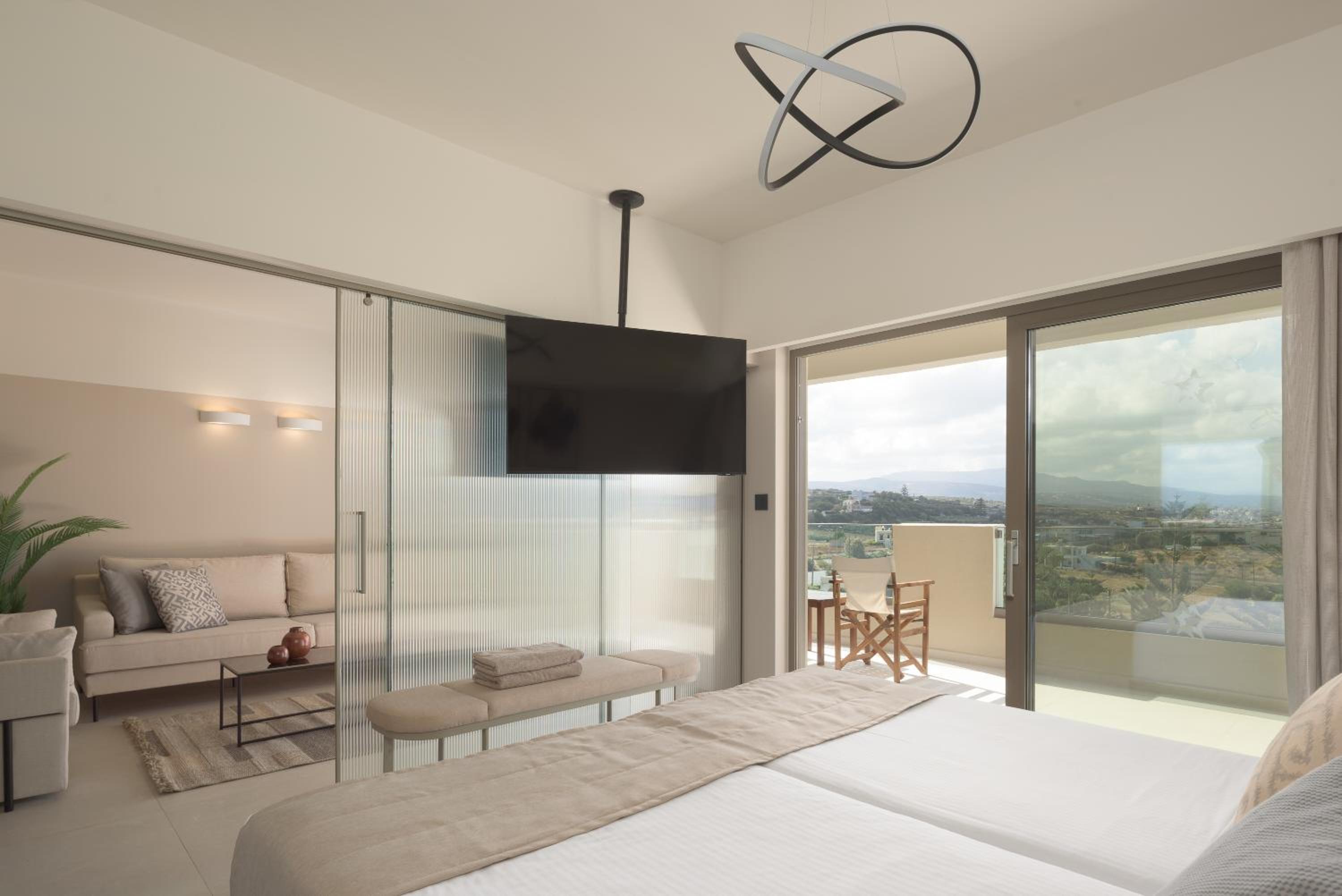 Junior Suite with Mountain View - Photo 9
