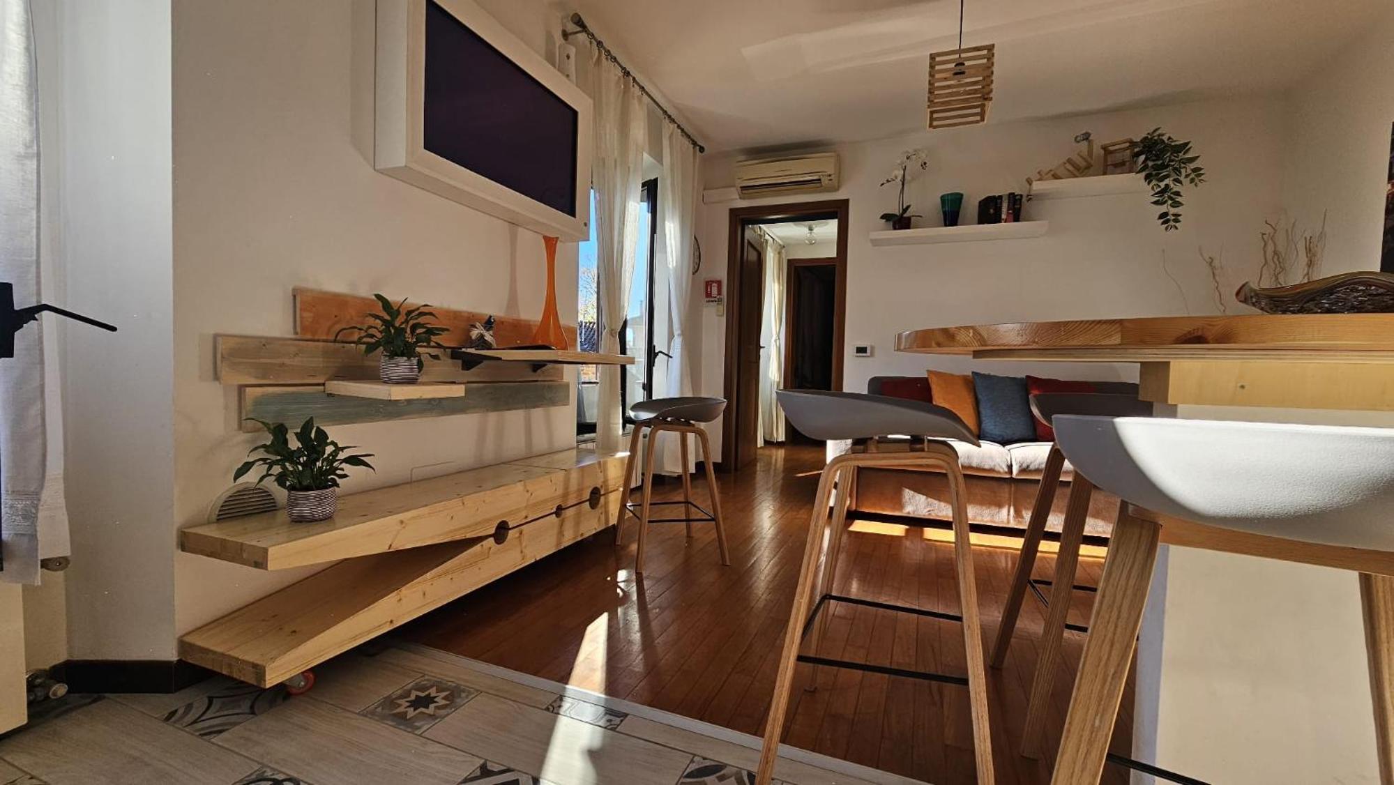 One-Bedroom Apartment photo 2