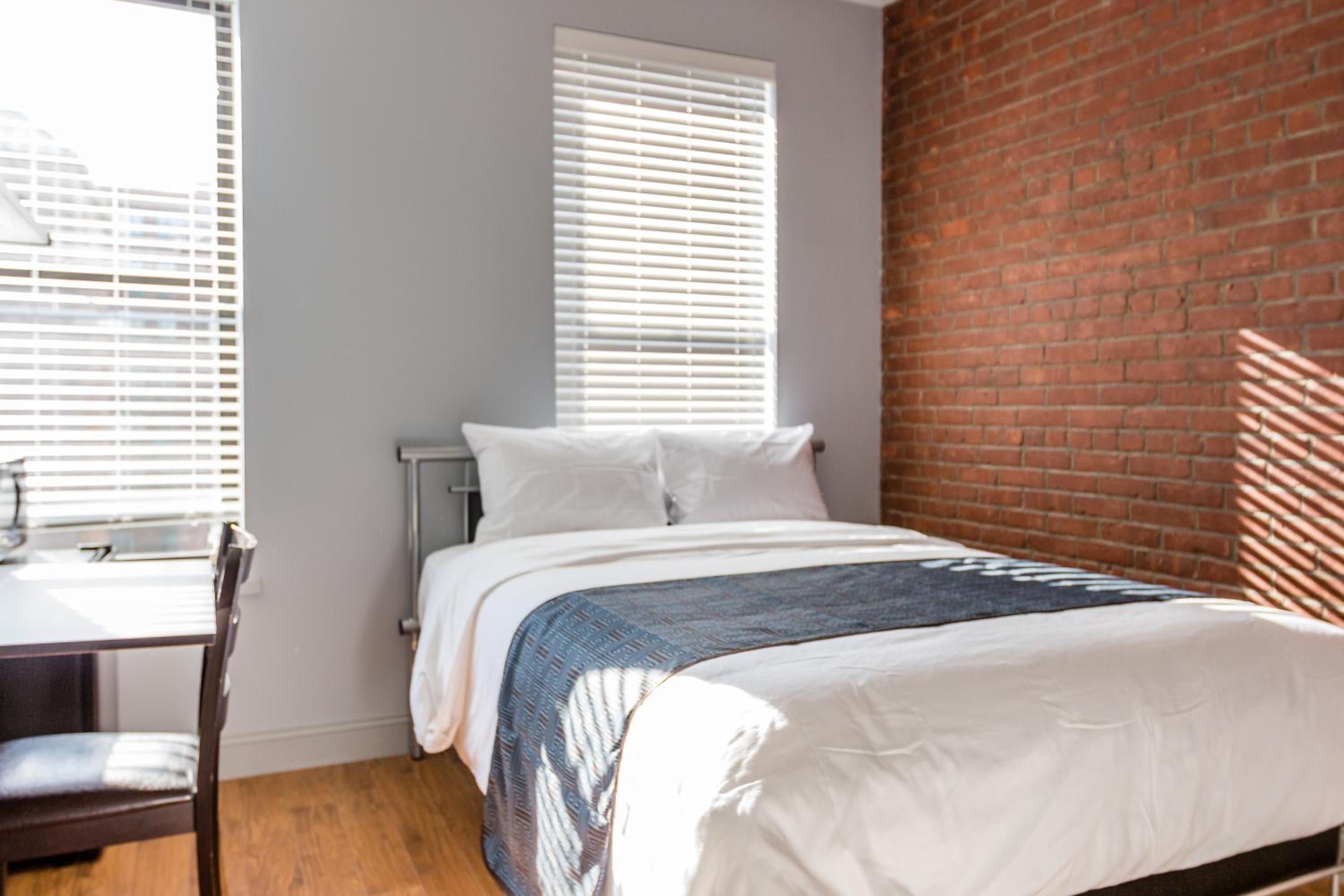 Standard Queen Room photo 1
