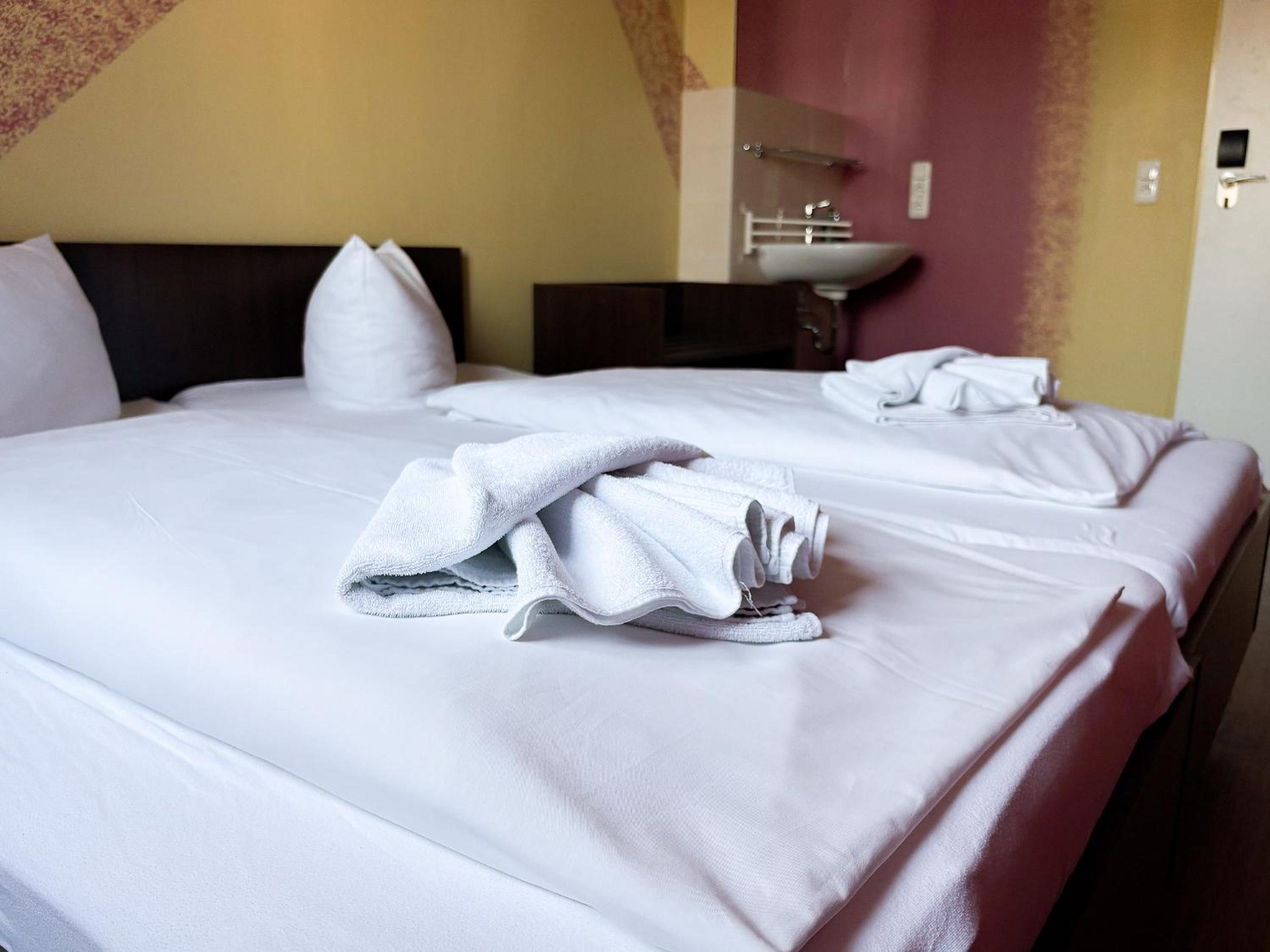 Budget Double Room with Shared Bathroom