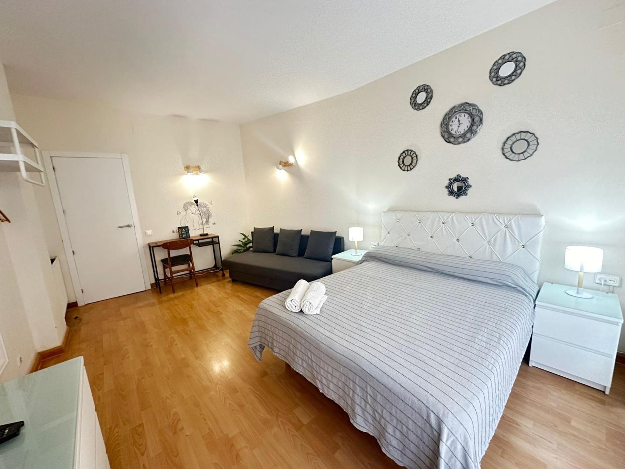 Basic Triple Room With Shared Bathroom photo 2