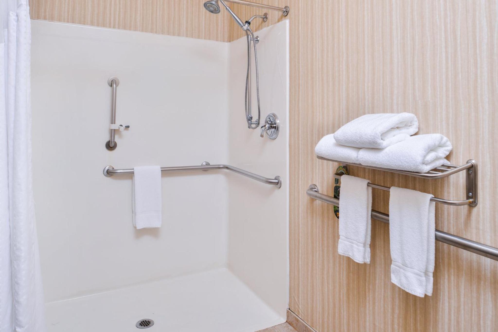 Double Room - Disability Access - Accessible Tub