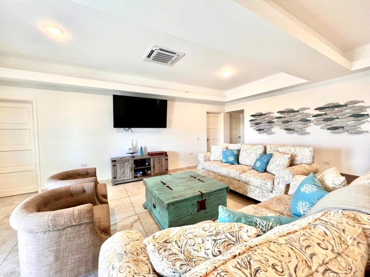 Villa photo 1
