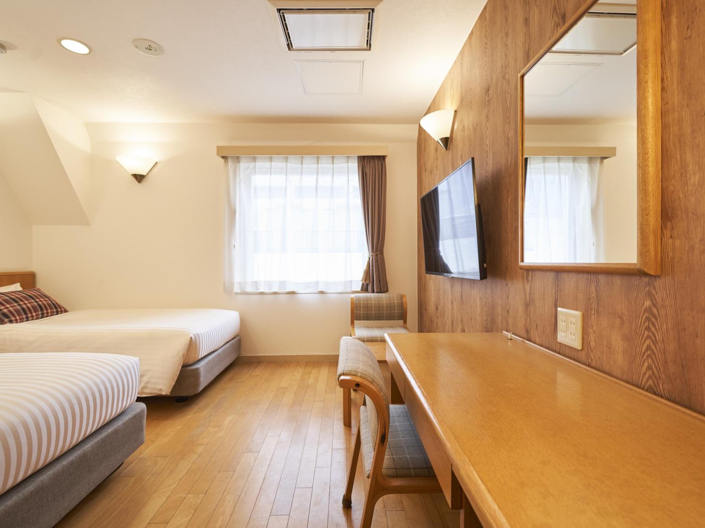 Standard Twin Room with Breakfast - Non-Smoking photo 2