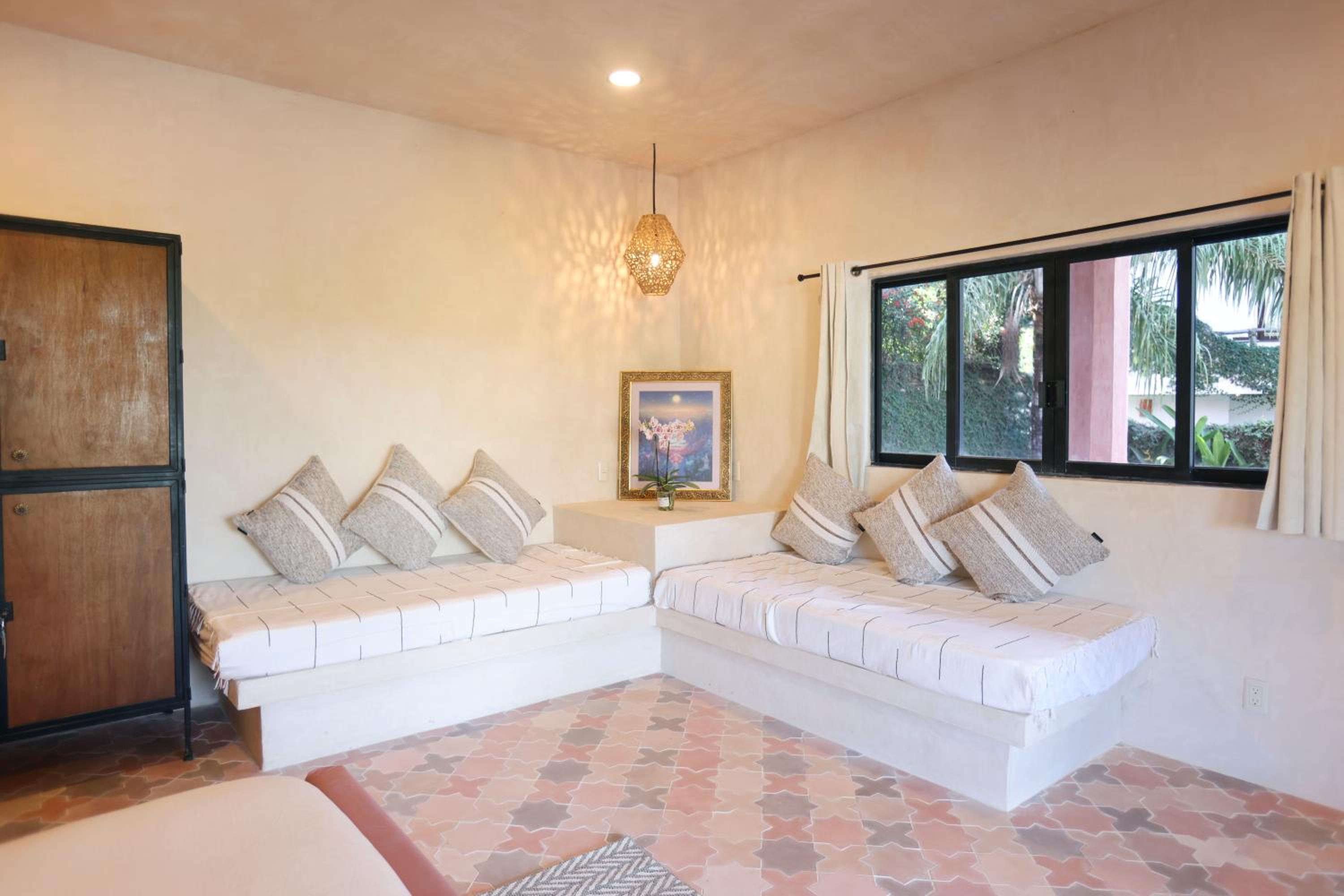 Quadruple Room with Balcony photo 3