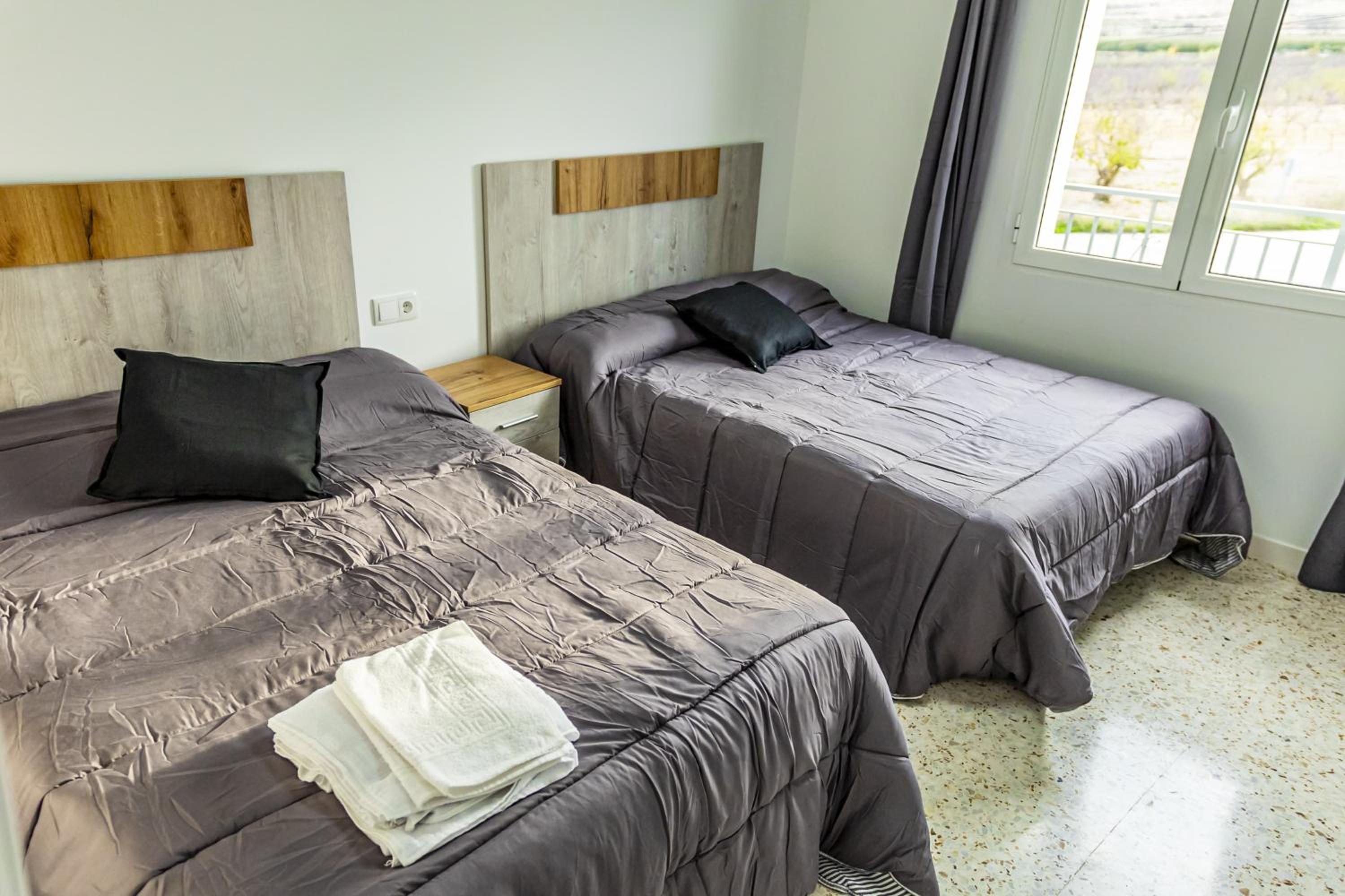Seven-Bedroom House photo 2