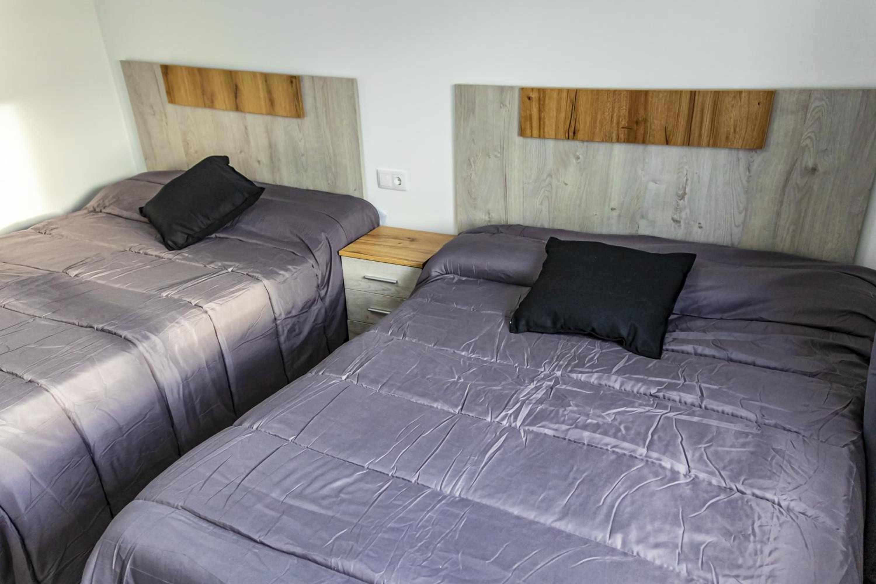 Seven-Bedroom House photo 3