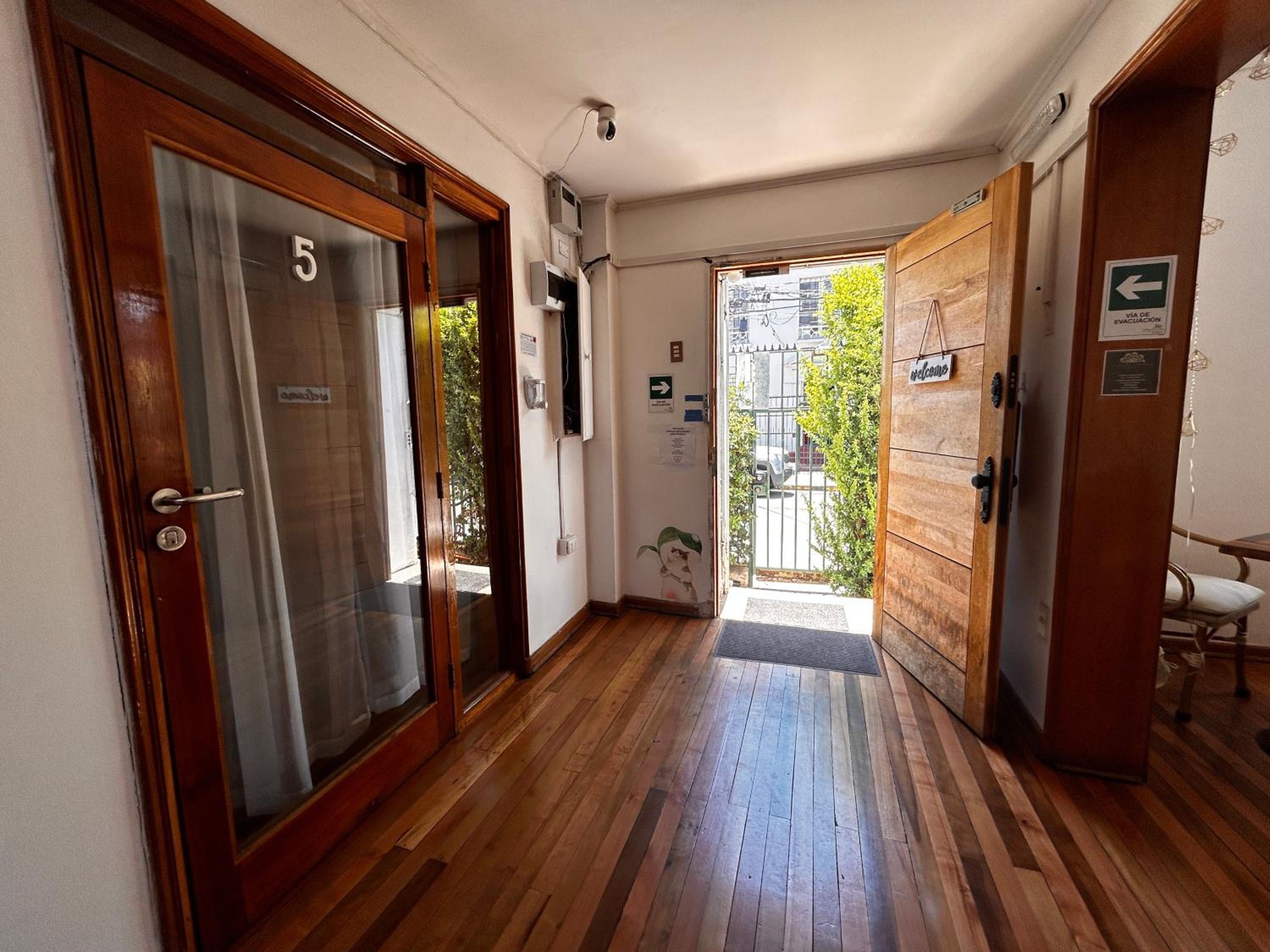 Double Room with Shared Bathroom photo 3
