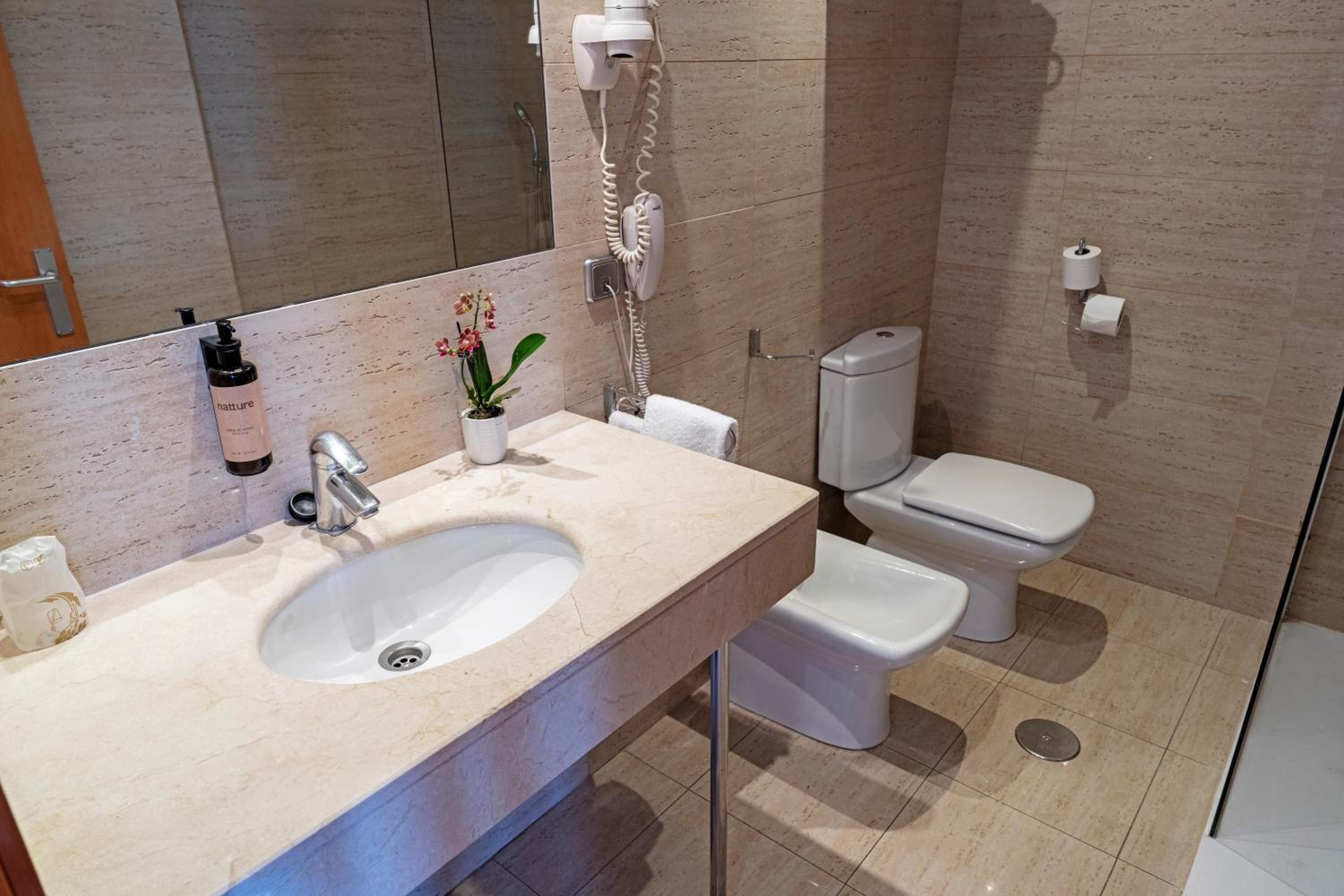 1 Double Bed, Superior Room, Sea View - Photo 4