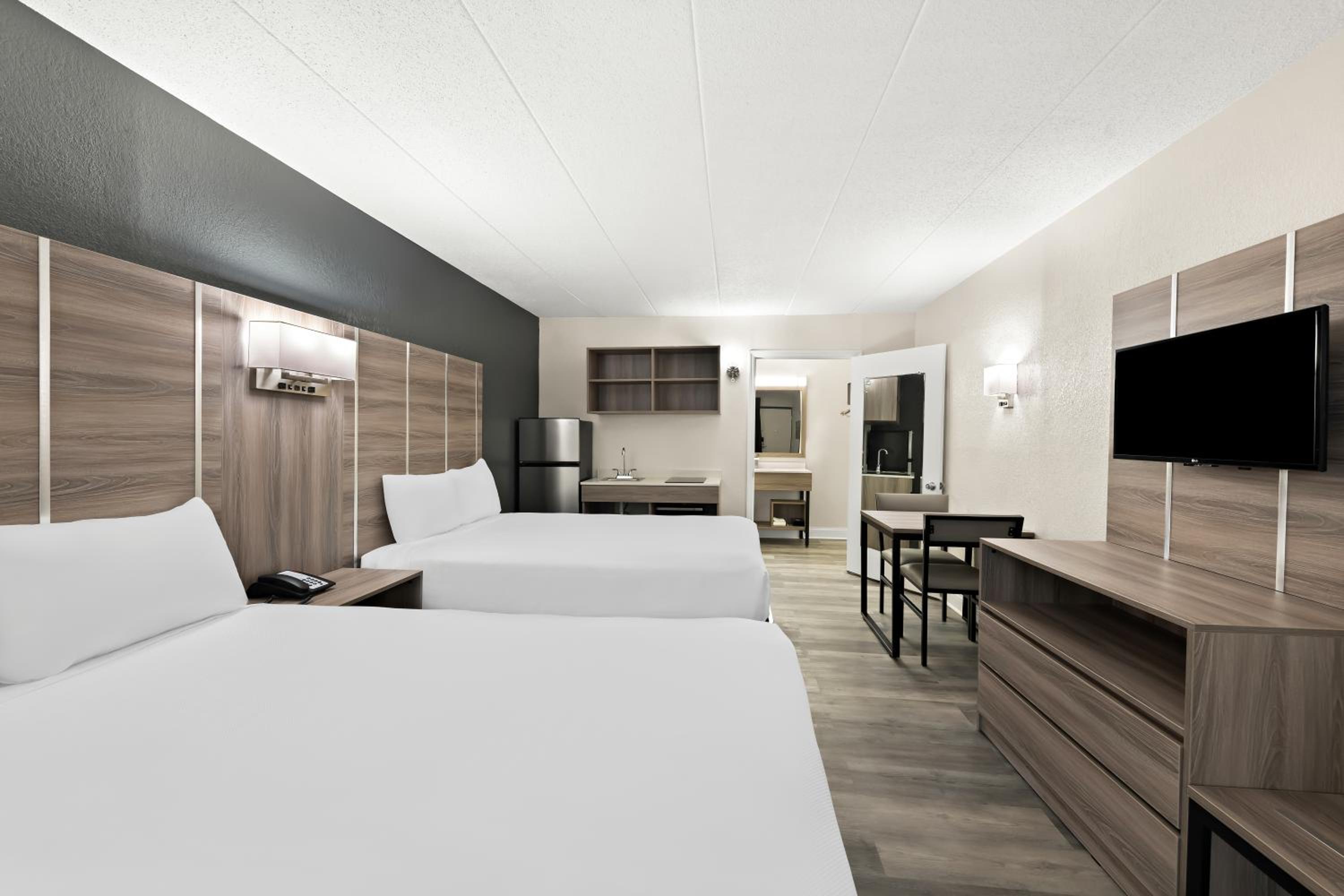 2 Double Beds, Nonsmoking - Photo 1