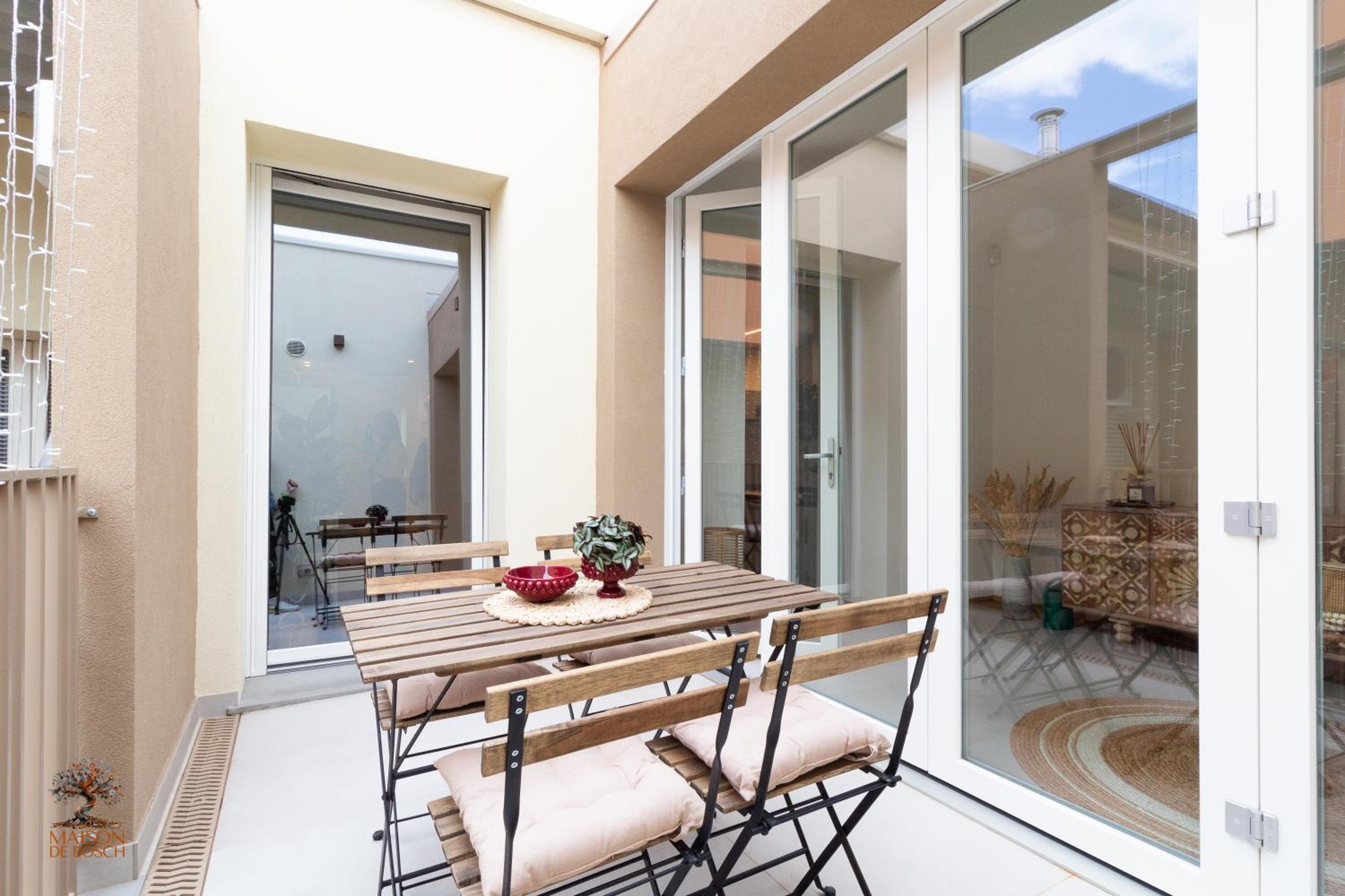 Two-Bedroom Apartment with Balcony and Terrace photo 3