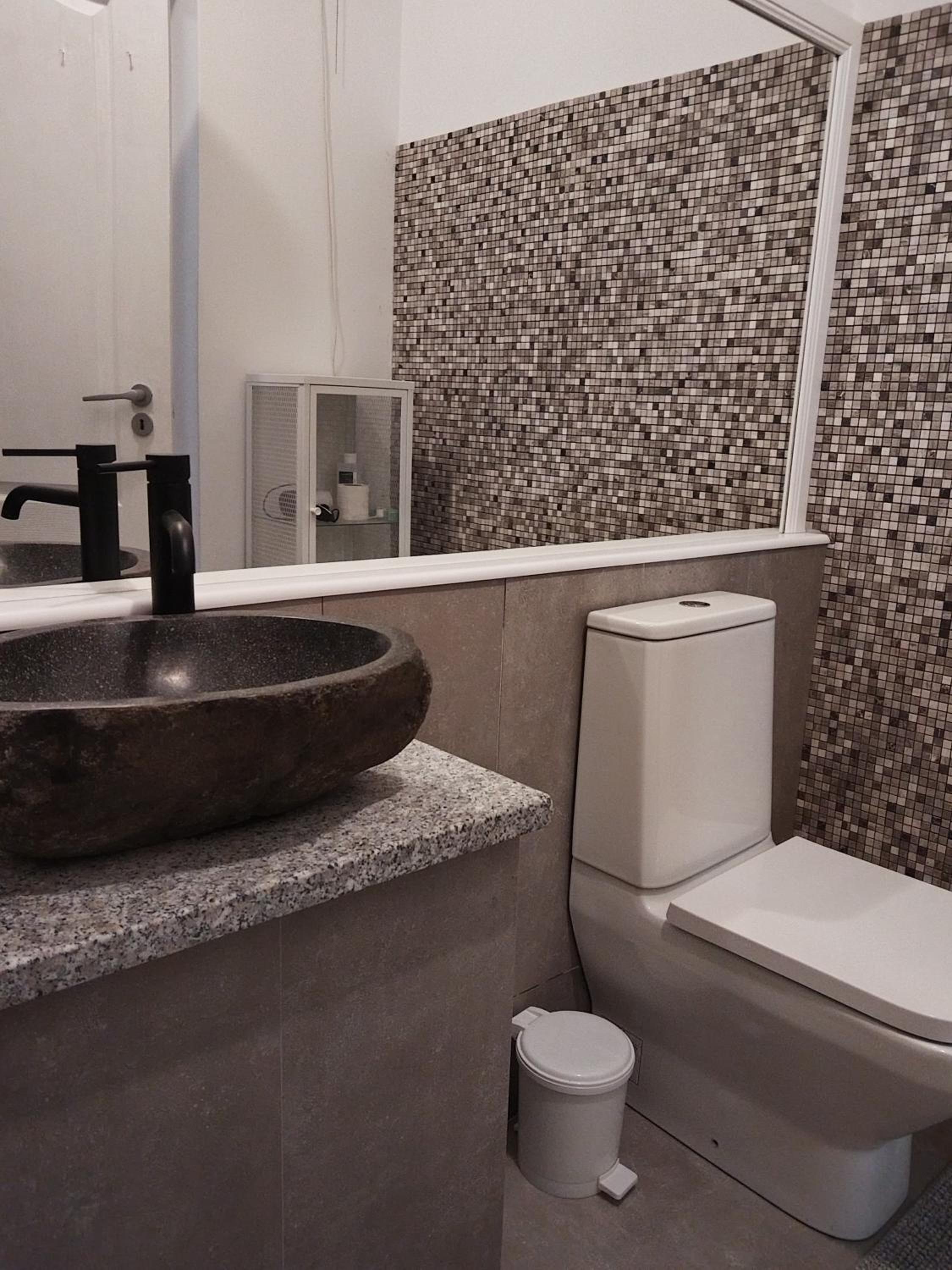 Double Room With Private Bathroom photo 1