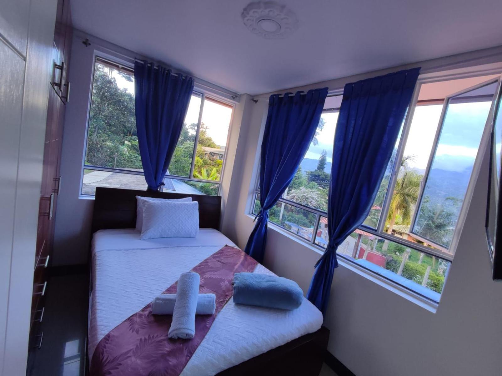 Two-Bedroom Deluxe Apartment with Garden View photo 2