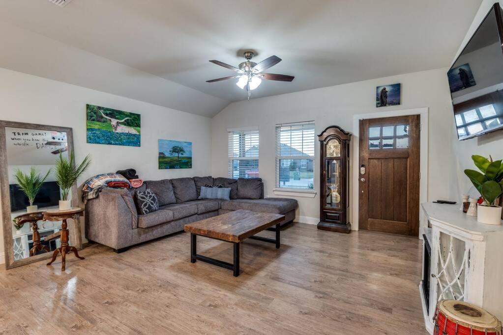 Three-Bedroom House photo 1