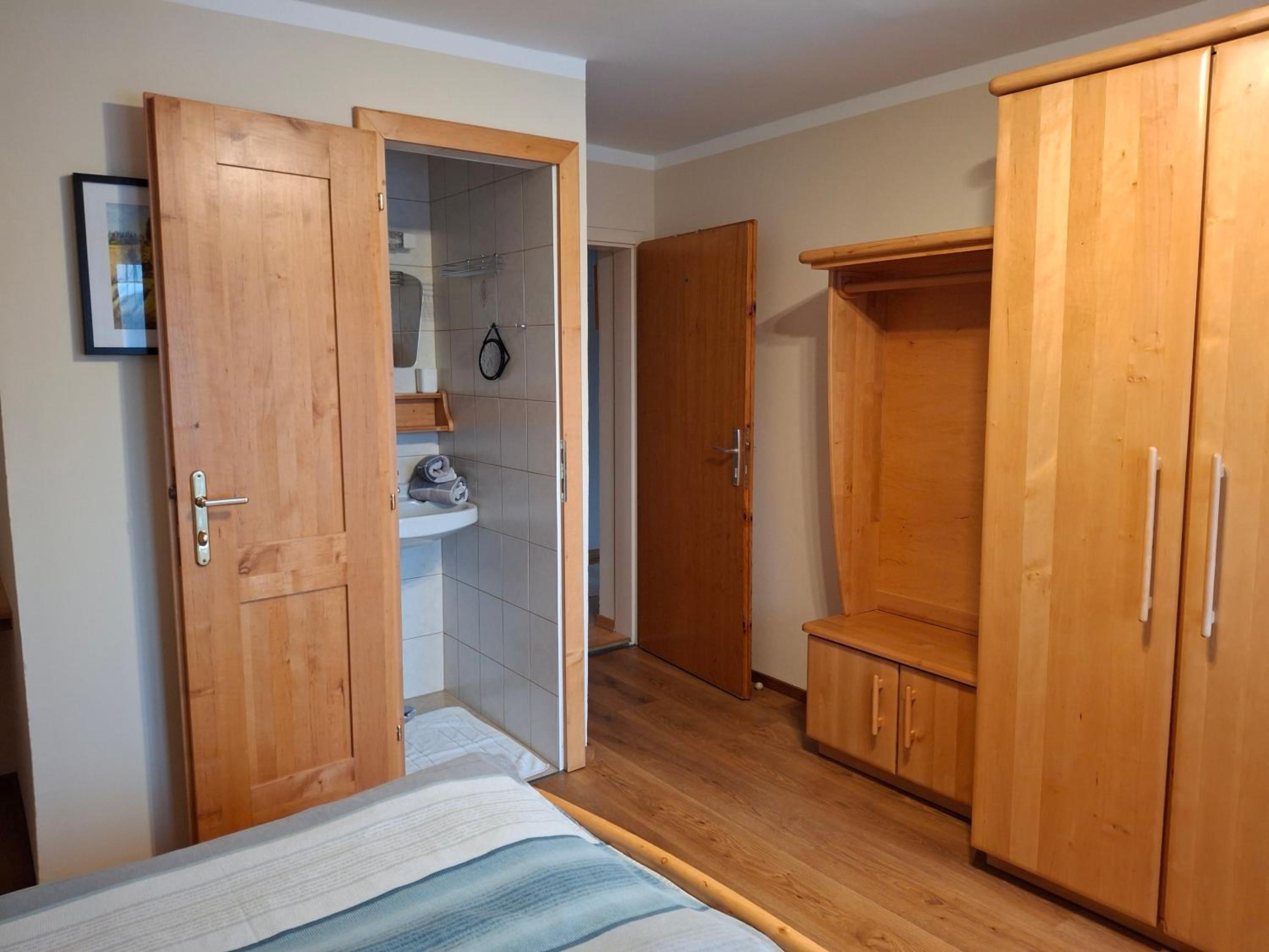 Apartment with Mountain View - Photo 21