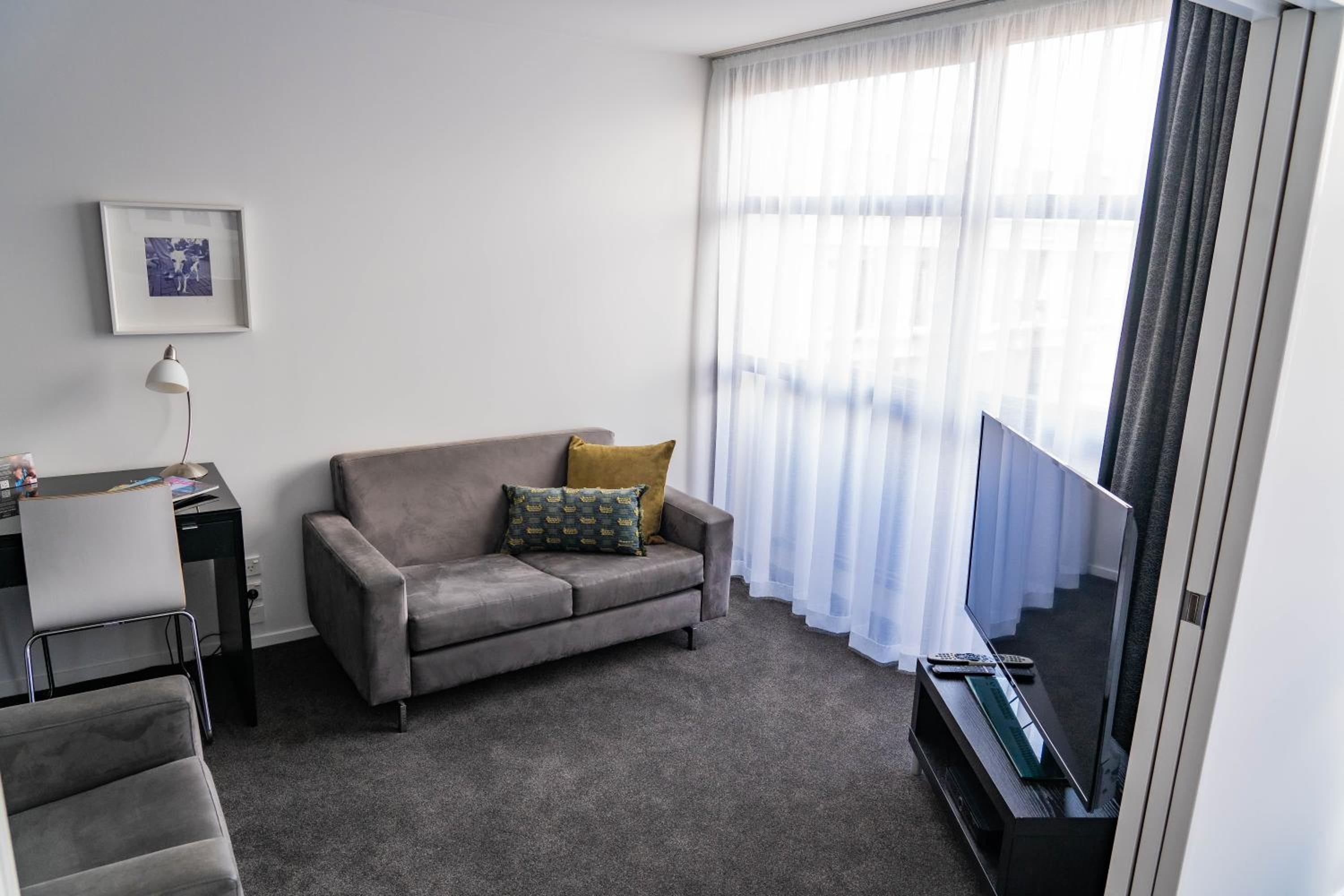 One-Bedroom Apartment photo 3