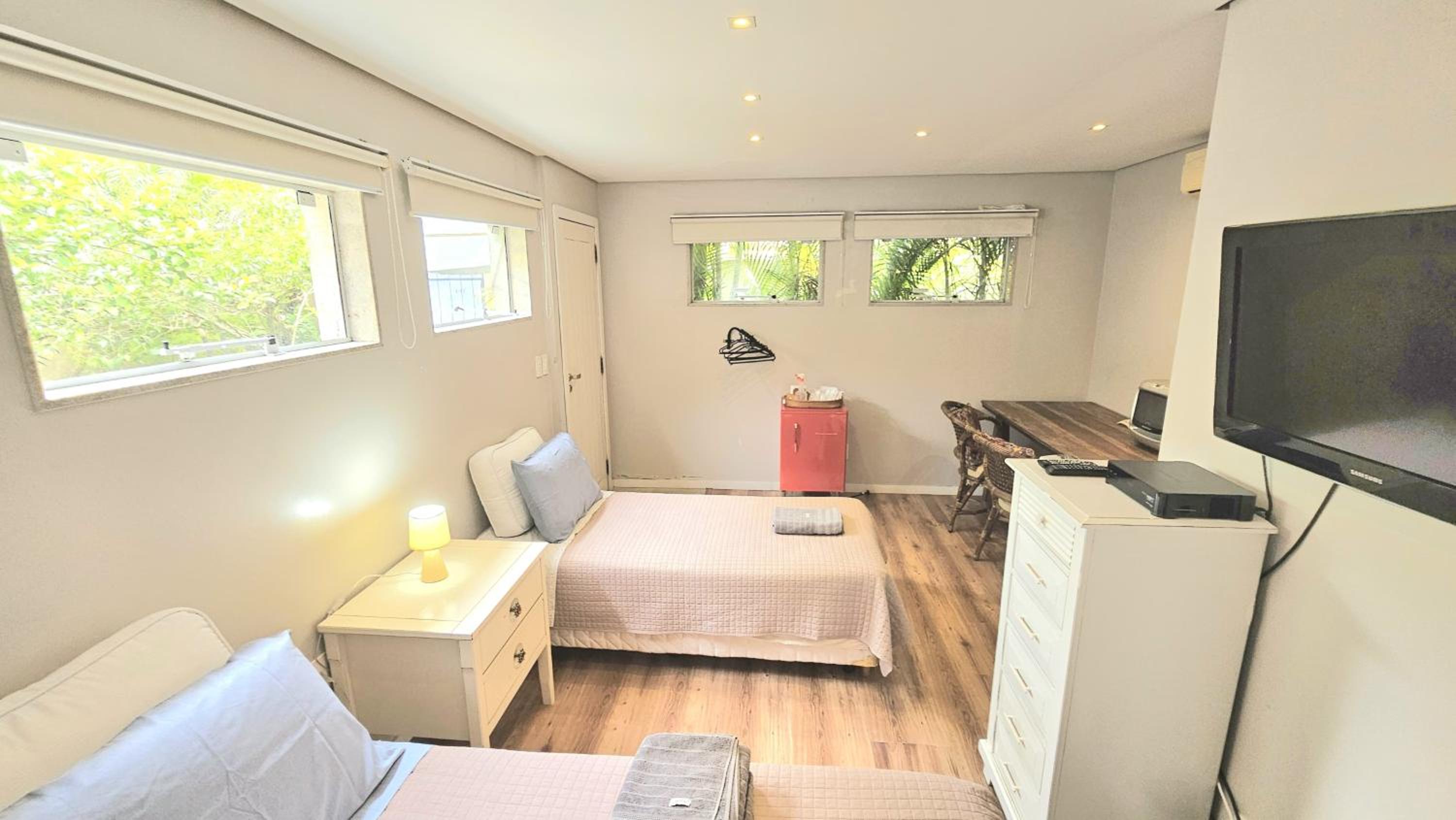 Suite - Photo 3