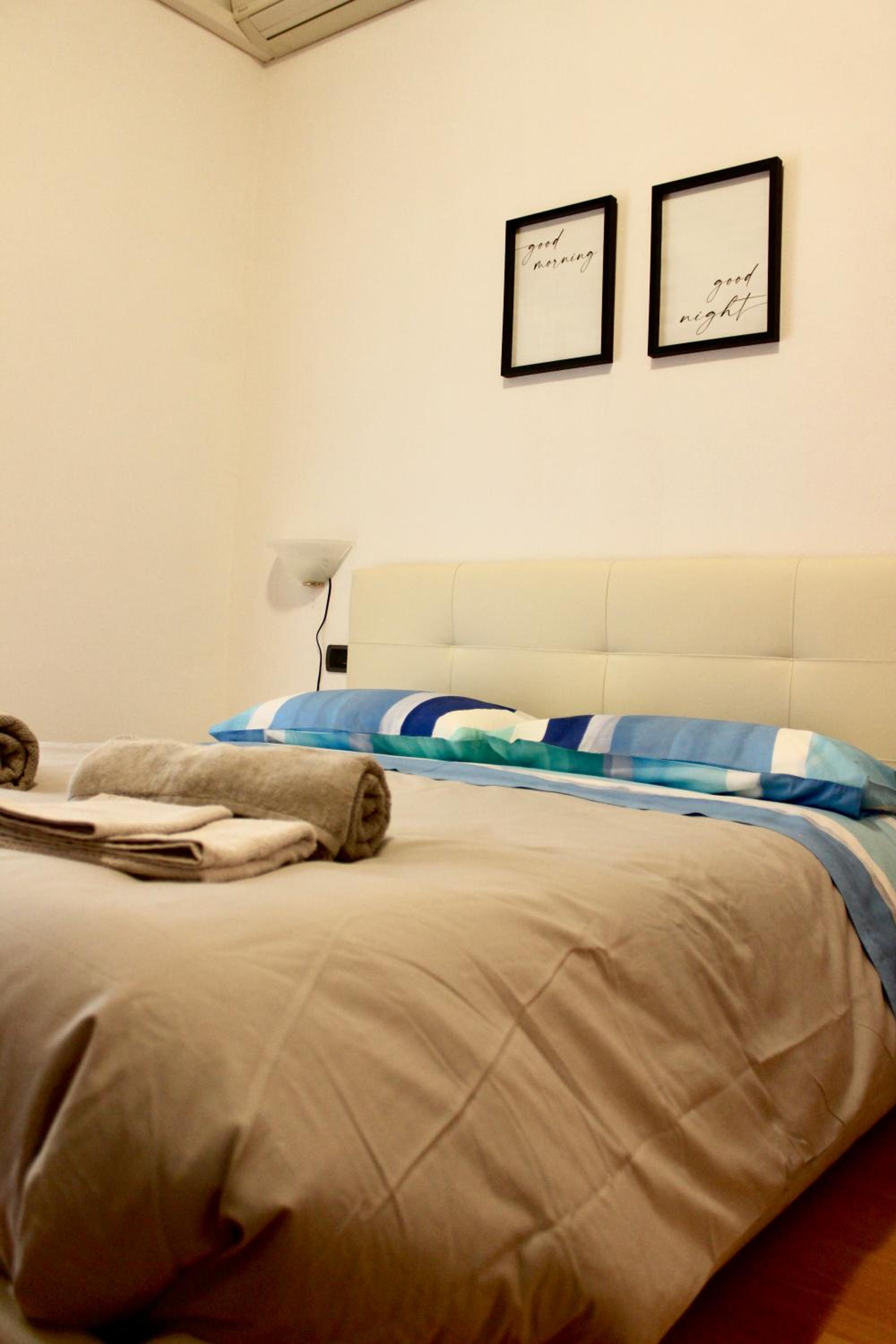 One-Bedroom Apartment photo 1