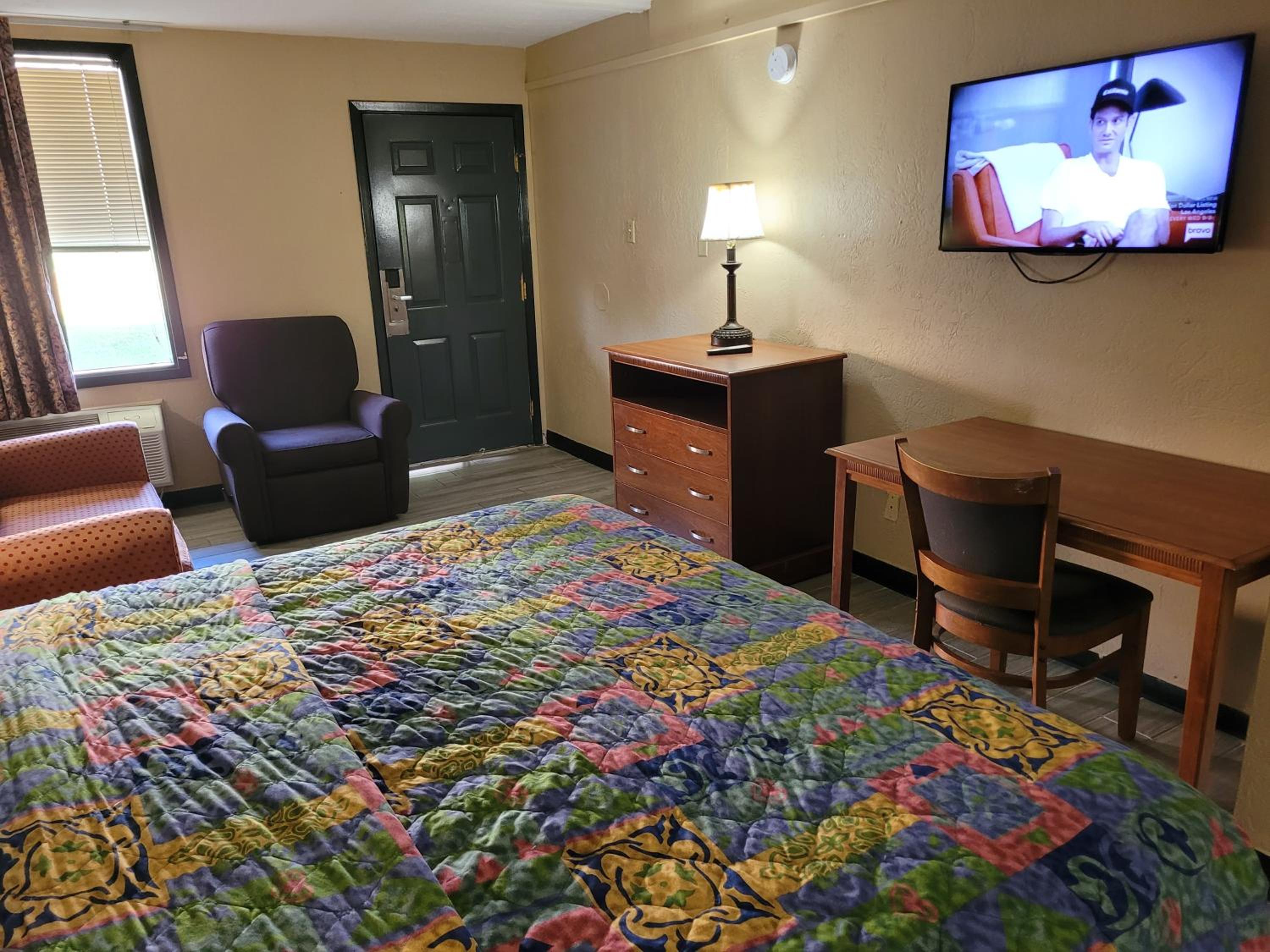 Deluxe King Room - Photo 4
