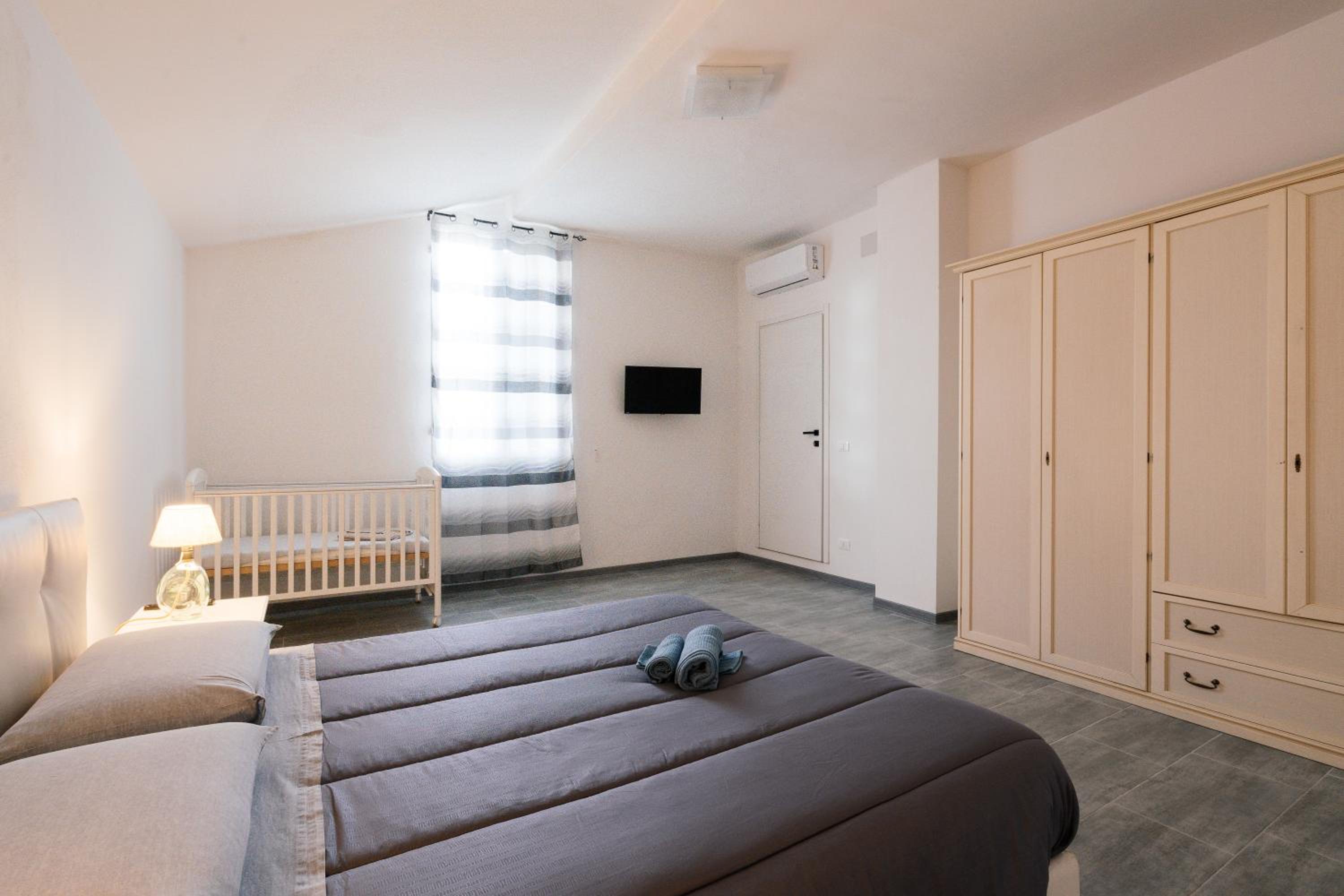One-Bedroom House photo 1