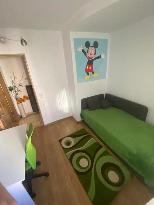 One-Bedroom Apartment photo 1