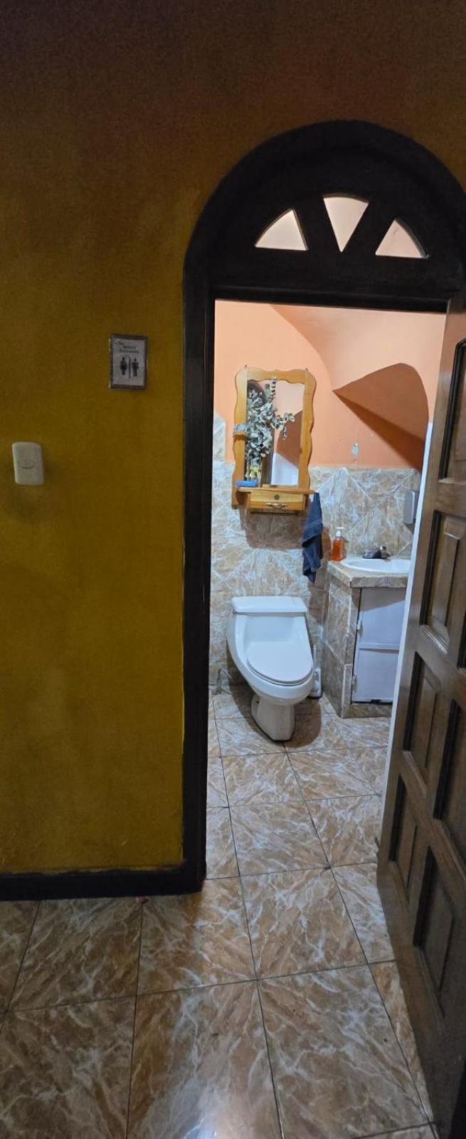 Single Room with Shared Shower and Toilet photo 3