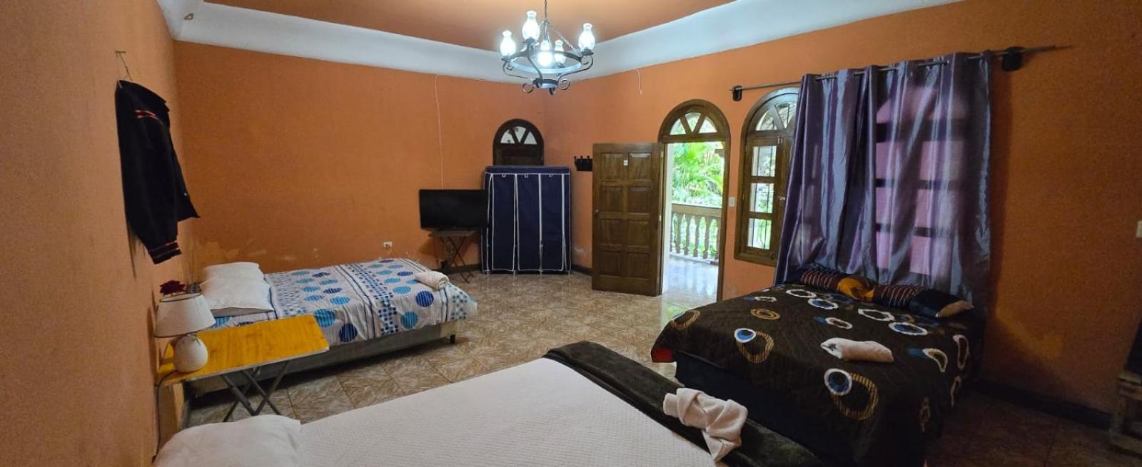 Basic Triple Room With Shared Bathroom photo 1