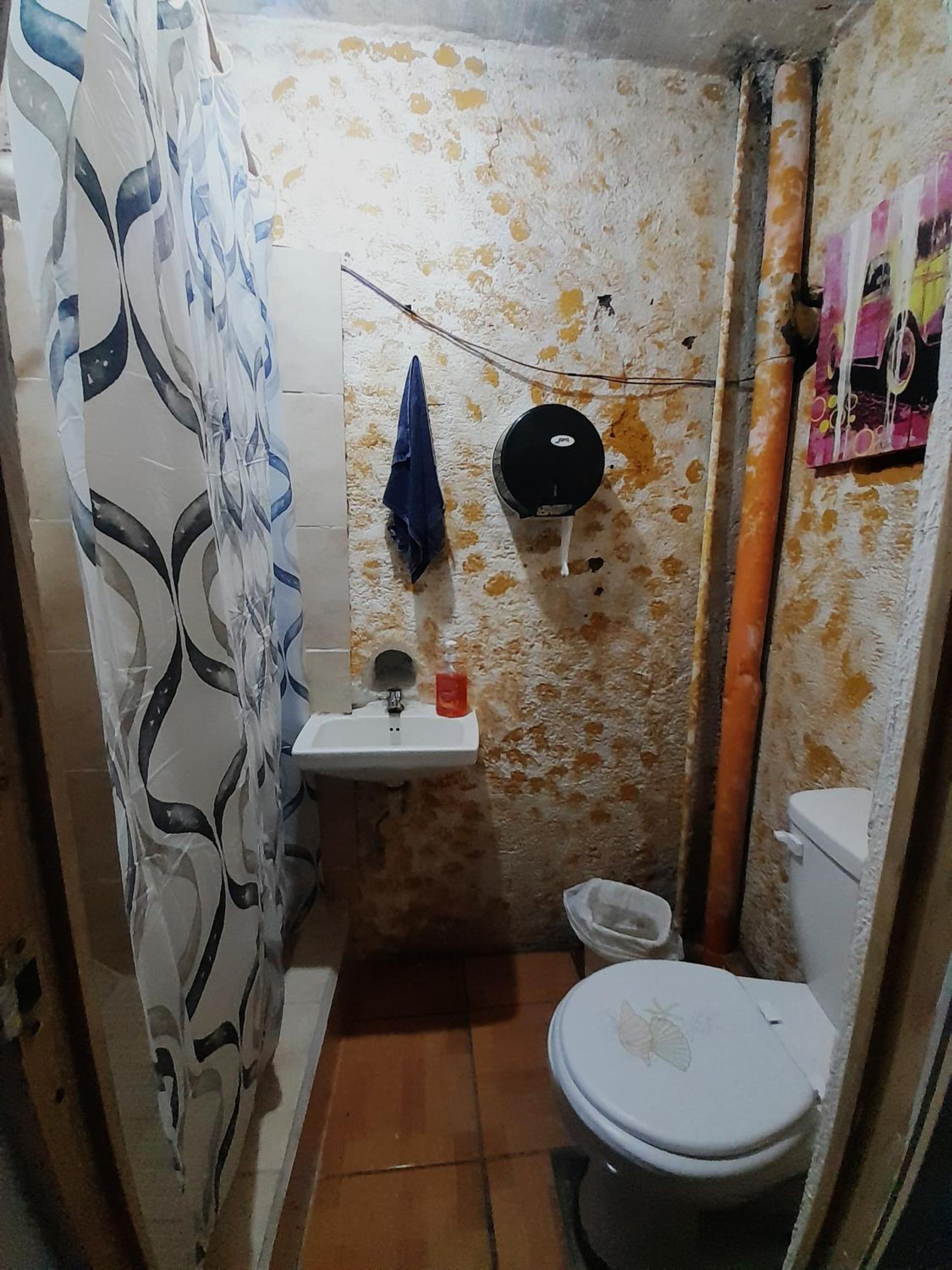 Basic Triple Room photo 3