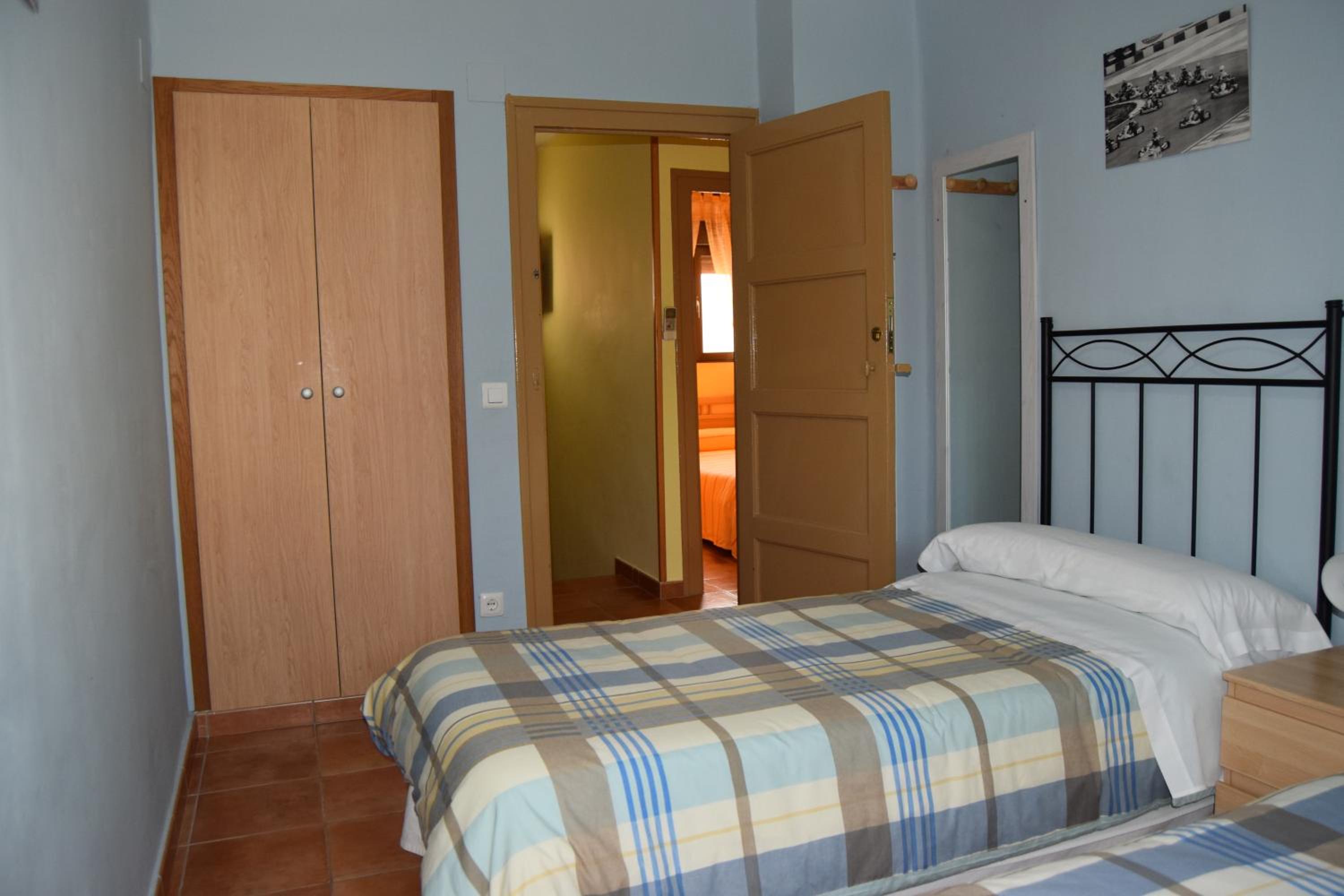 Five-Bedroom House - Photo 17